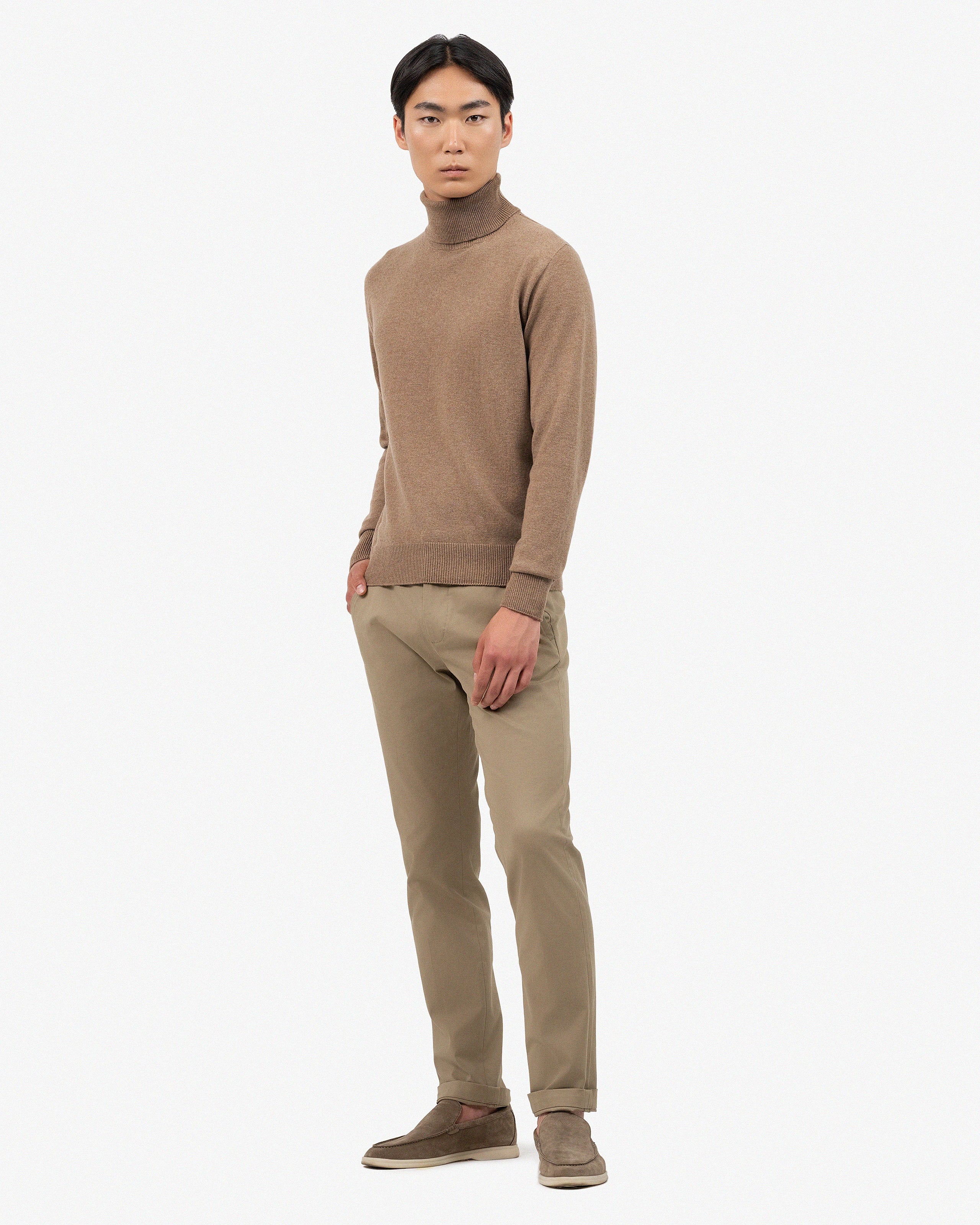 Men's Saxon Merino Turtleneck Sweater - Hazelnut | MaisonCashmere
