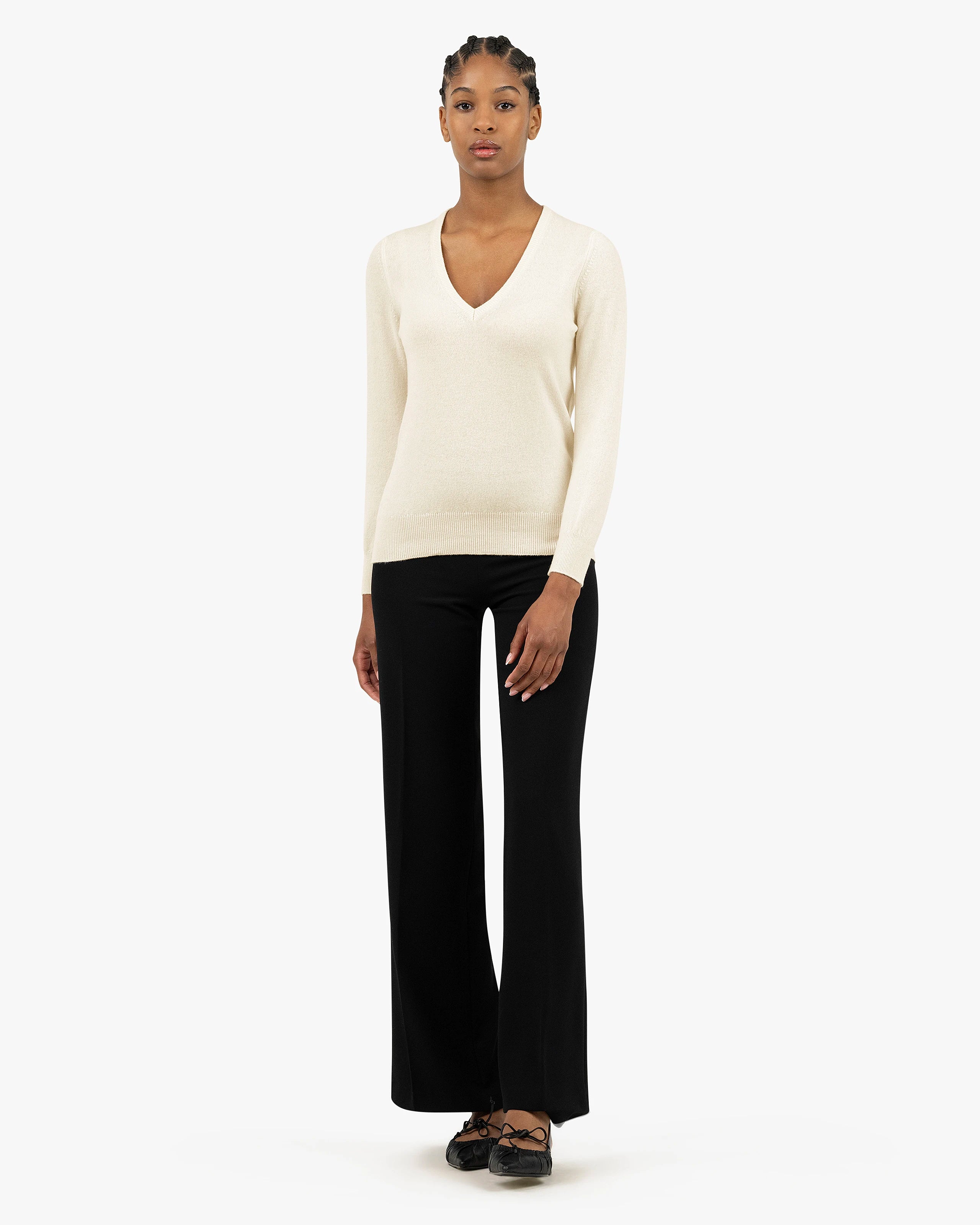 Women's Essential Cashmere V-Neck Sweater - White | MaisonCashmere