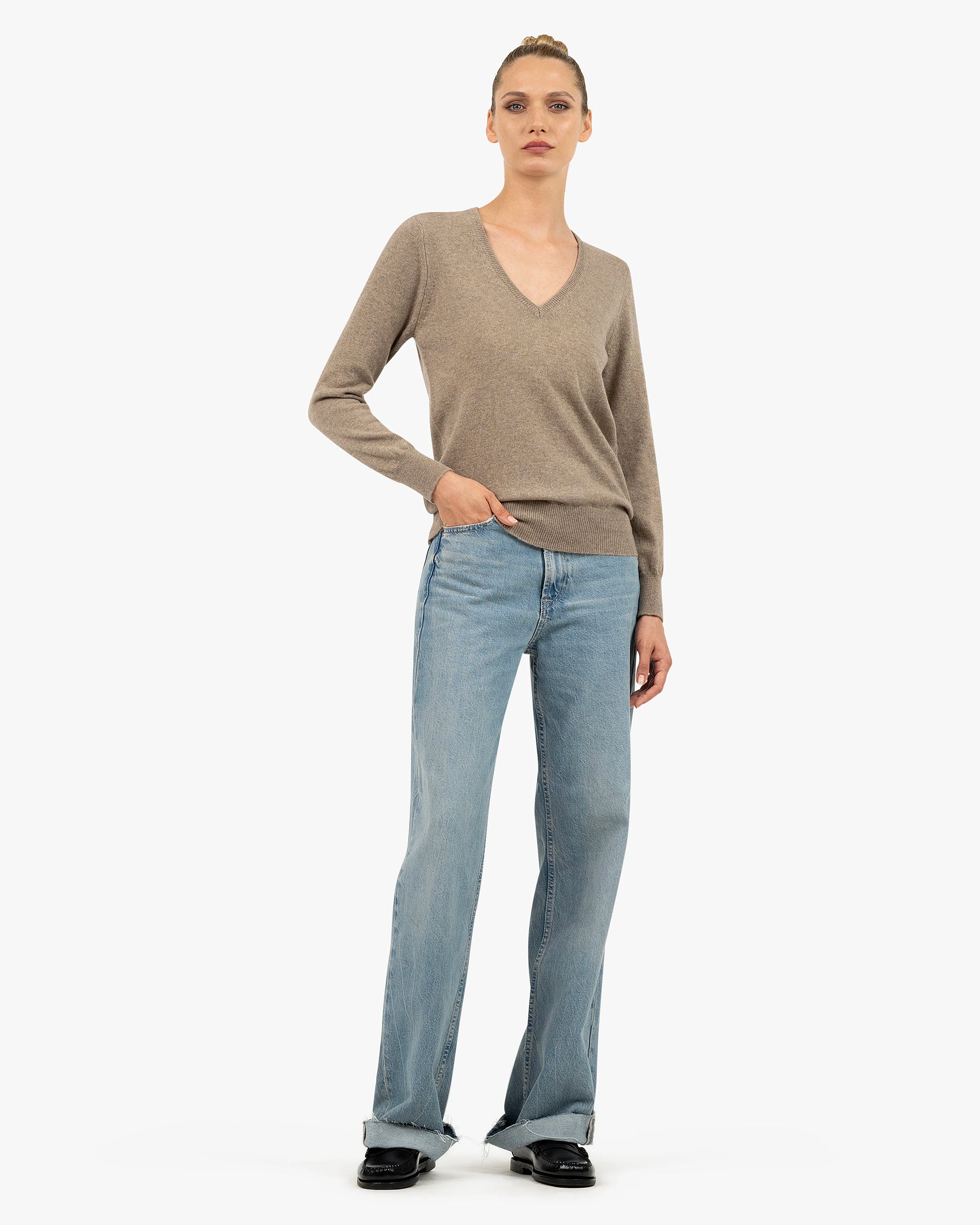 womens-essential-cashmere-v-