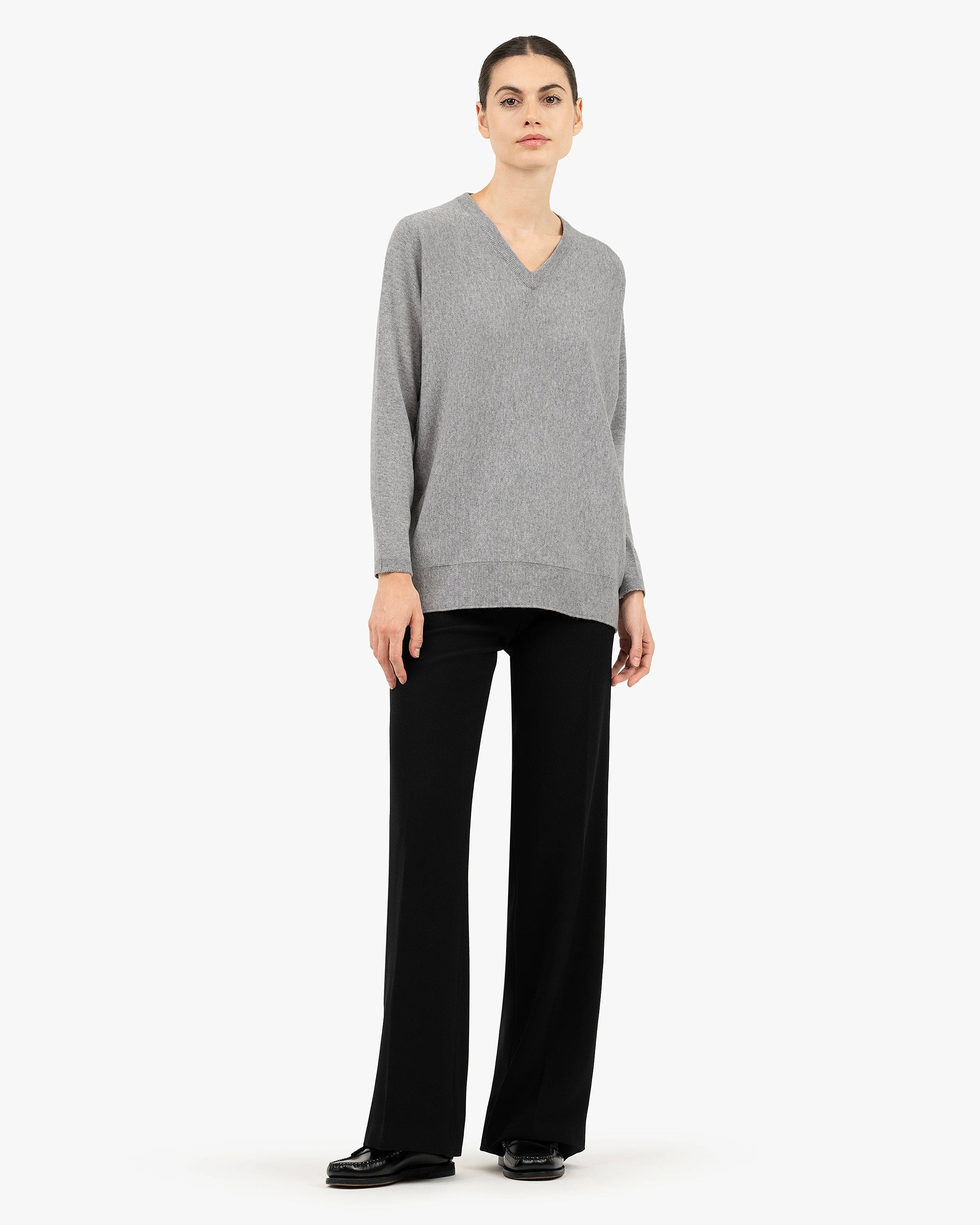 Women's Milford Merino V-Neck Sweater - Medium Grey | MaisonCashmere