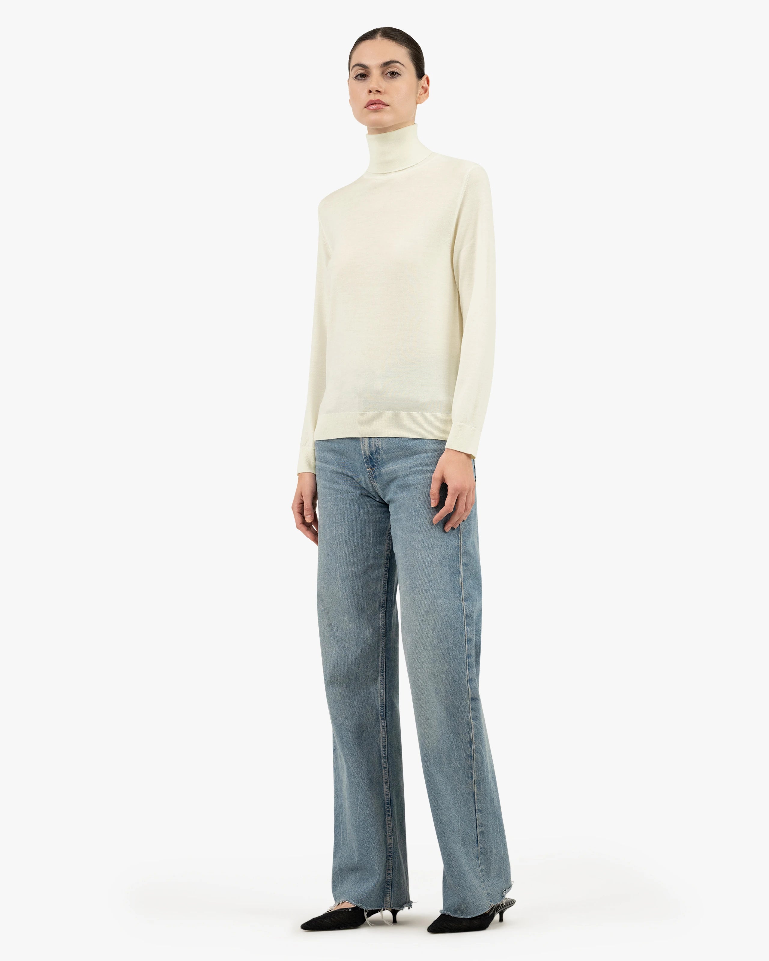 Women's Seraphine Extrafine Turtleneck - White | MaisonCashmere