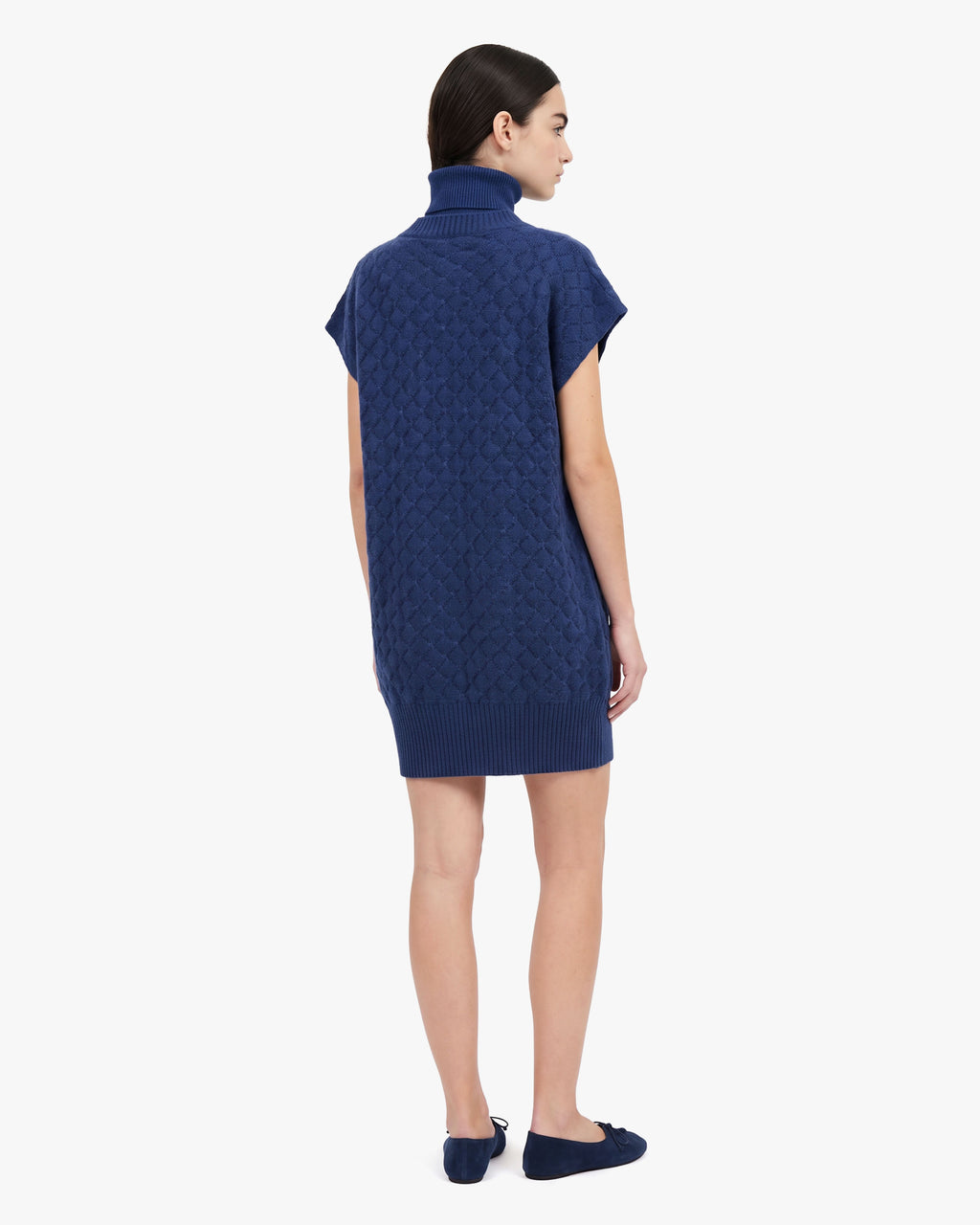 V-Neck Dress | The Moment 05 Women > Dresses