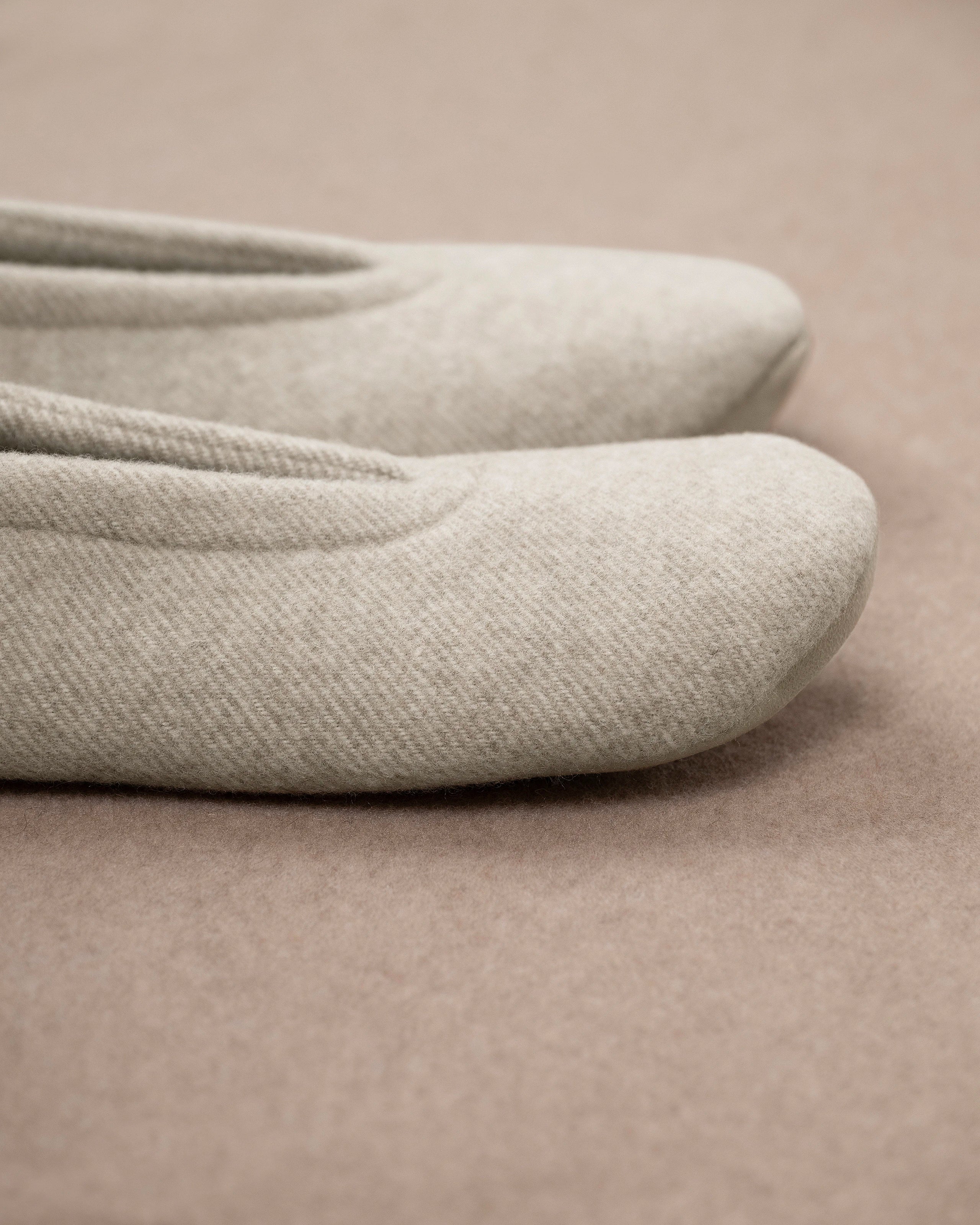 Jumeirah Ballet Slippers - Beige Cashmere