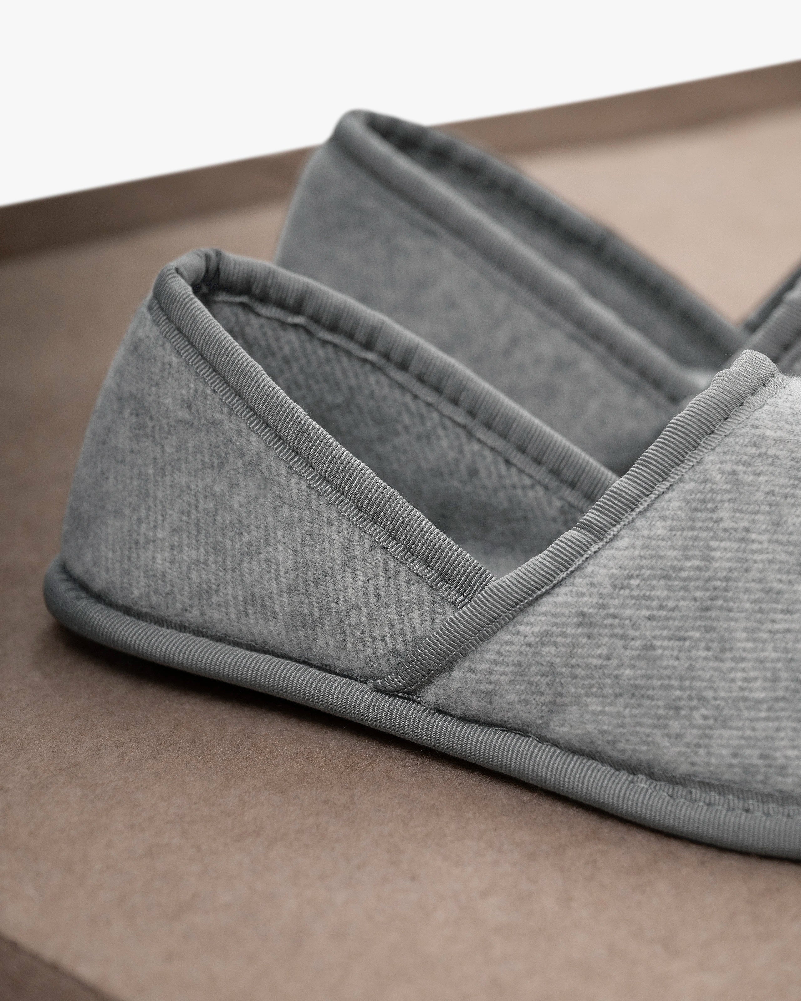 Kumo Slippers - Grey Cashmere