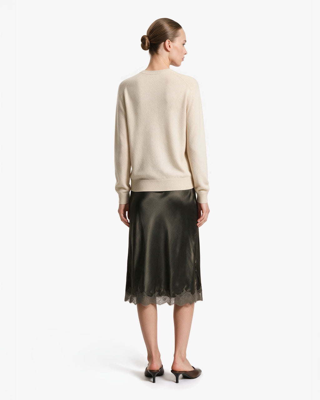 Women's Classic Prestige Crewneck · Beige Women > Crewneck Sweater