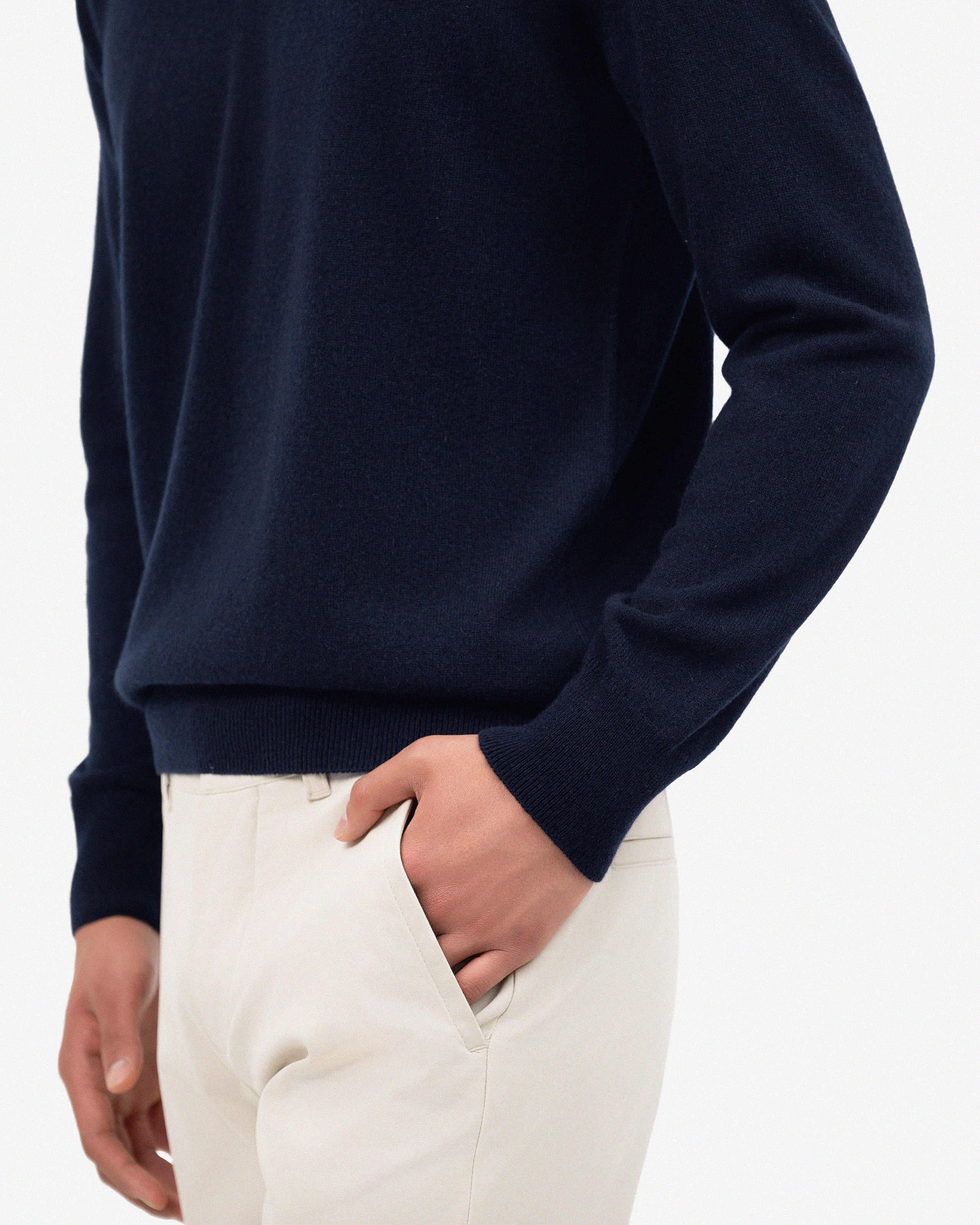 Men's Classic Crew Neck Sweater - Night Blue Cashmere