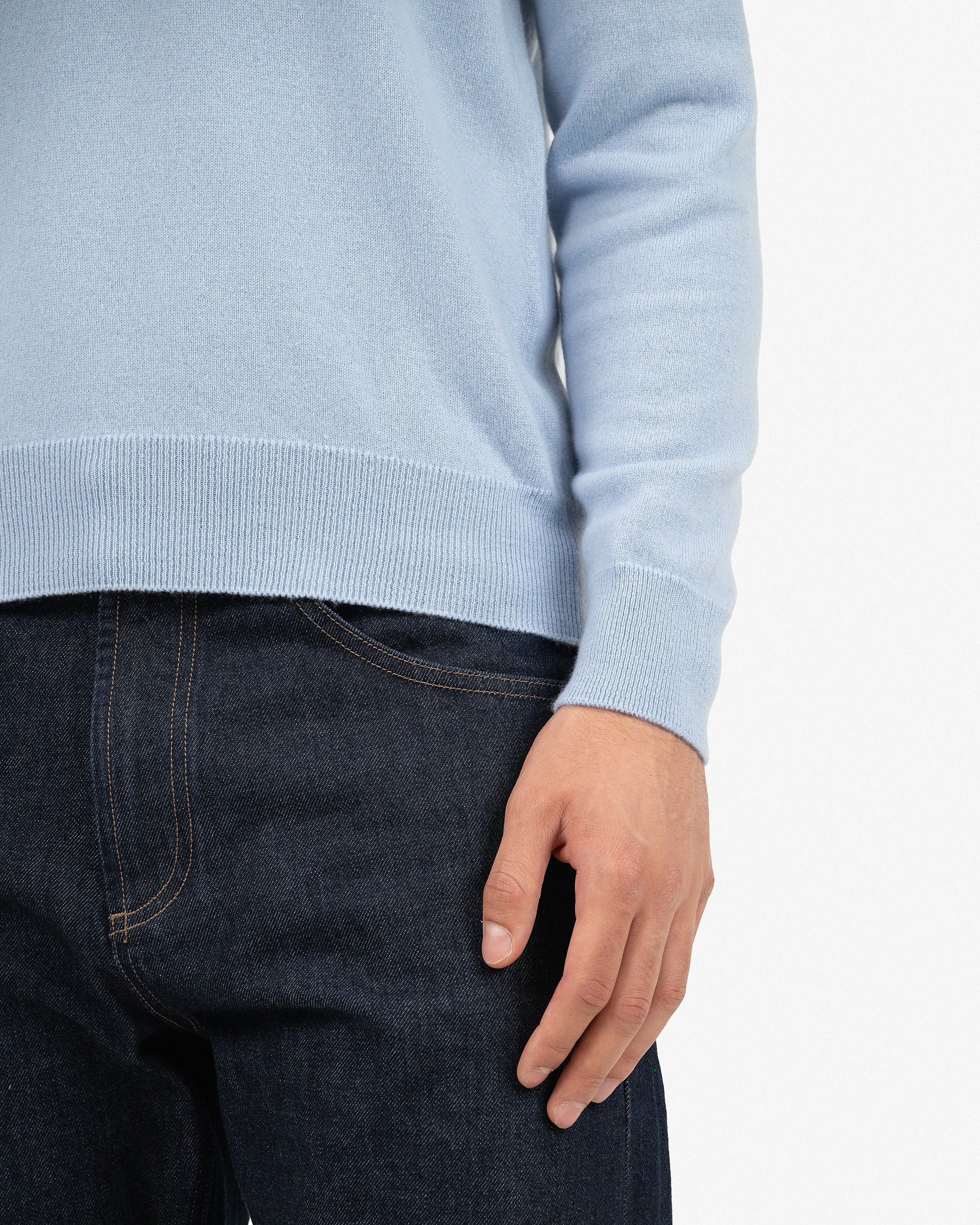 Men's Classic Cashmere V-Neck Sweater - Light Blue | MaisonCashmere
