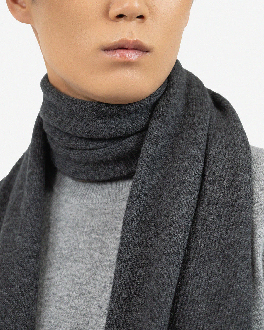 Men's Essential Maxi Scarf - Charcoal Cashmere