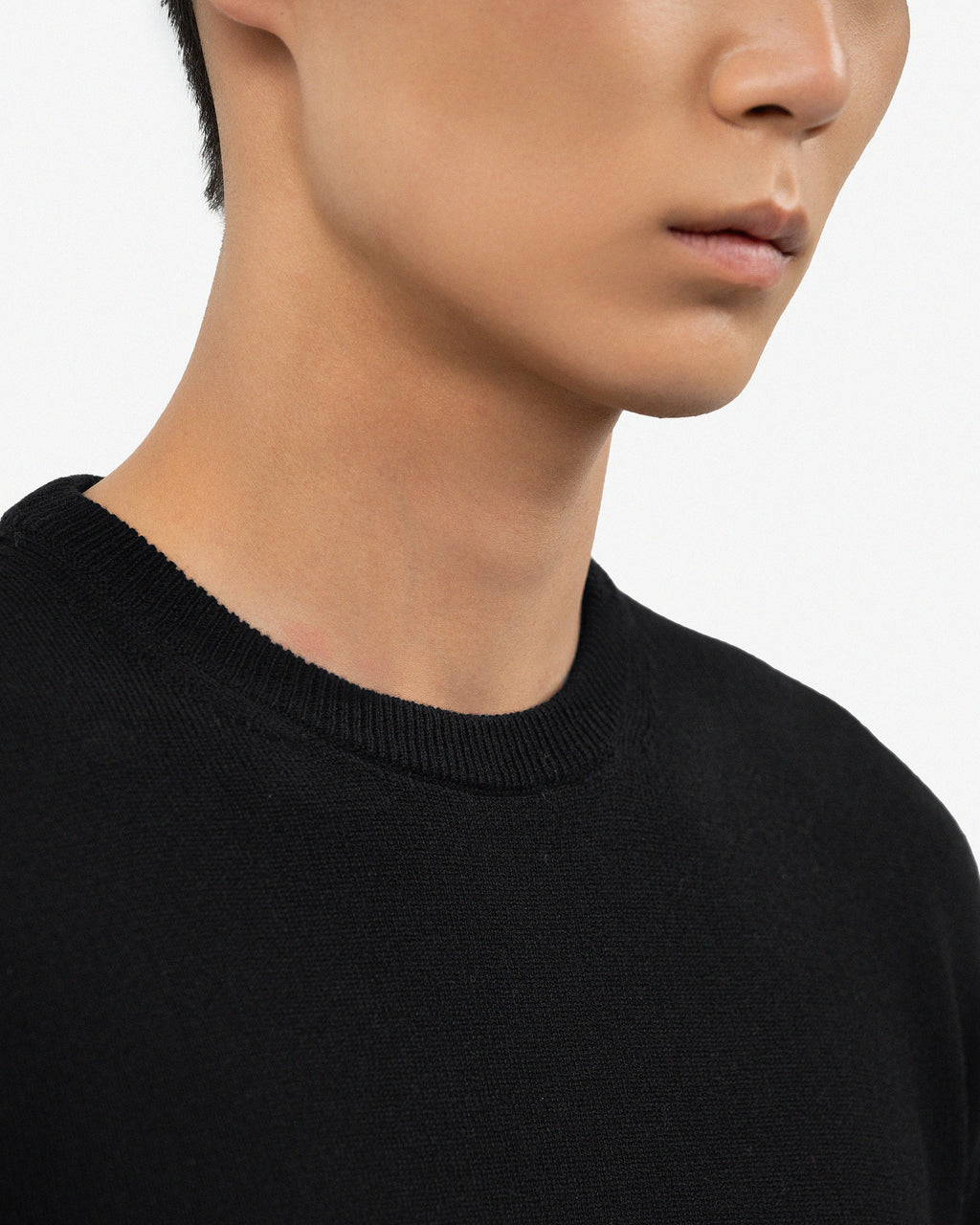 Men's Saxon Crew Neck Sweater - Black Merino