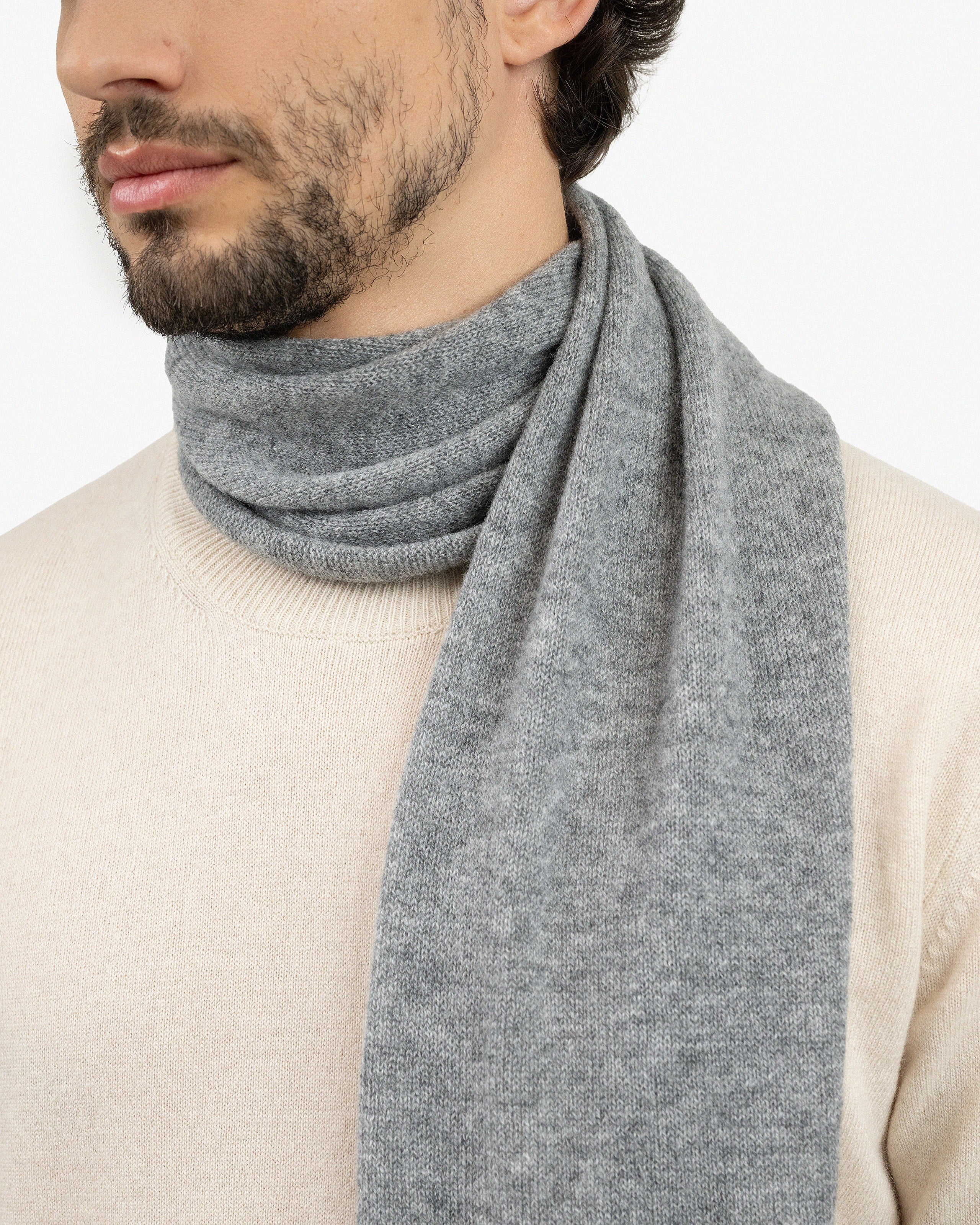 Essential Cashmere Scarf for Men - Medium Grey | MaisonCashmere
