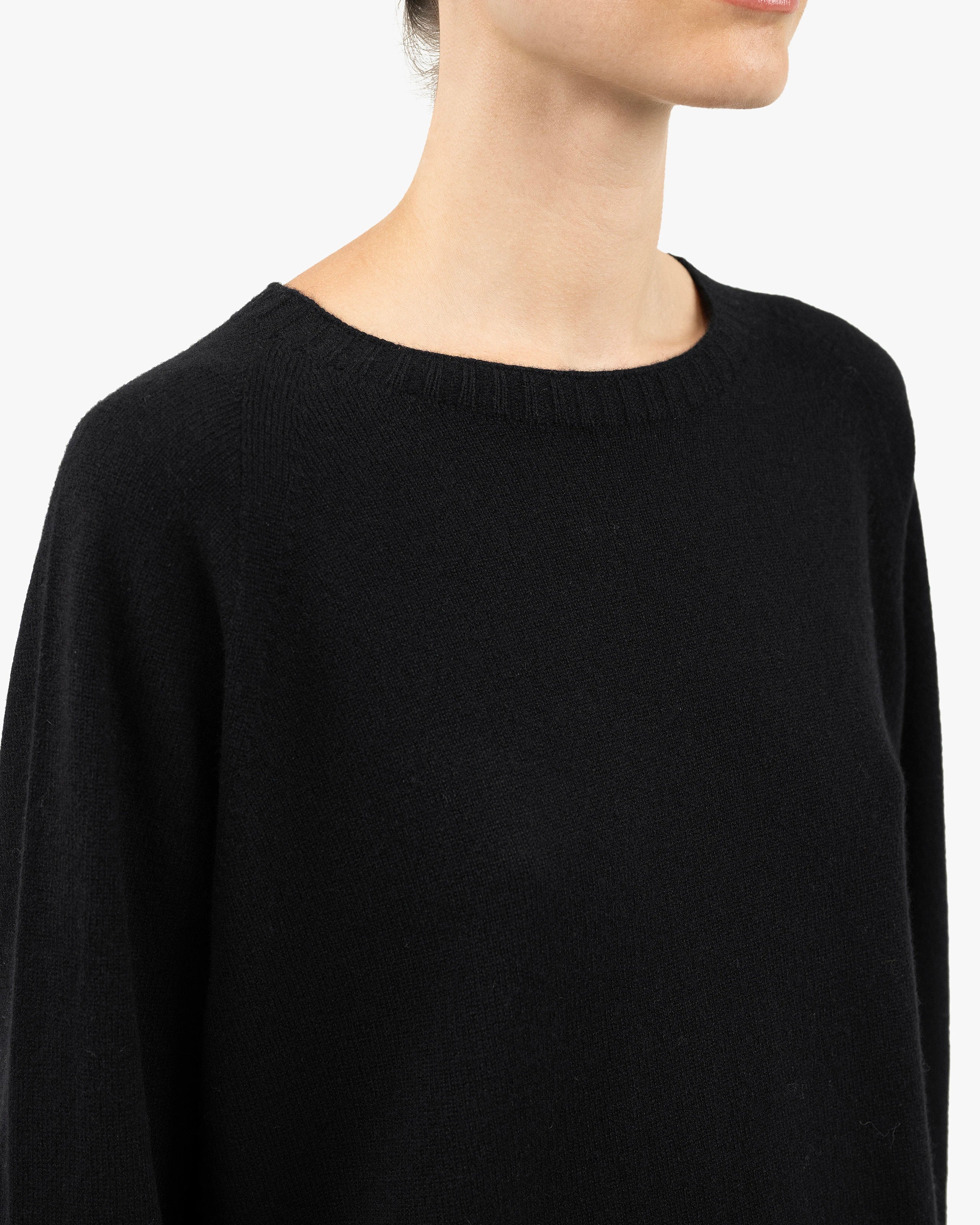 Mosel Maxi Boat Neck - Black Cashmere