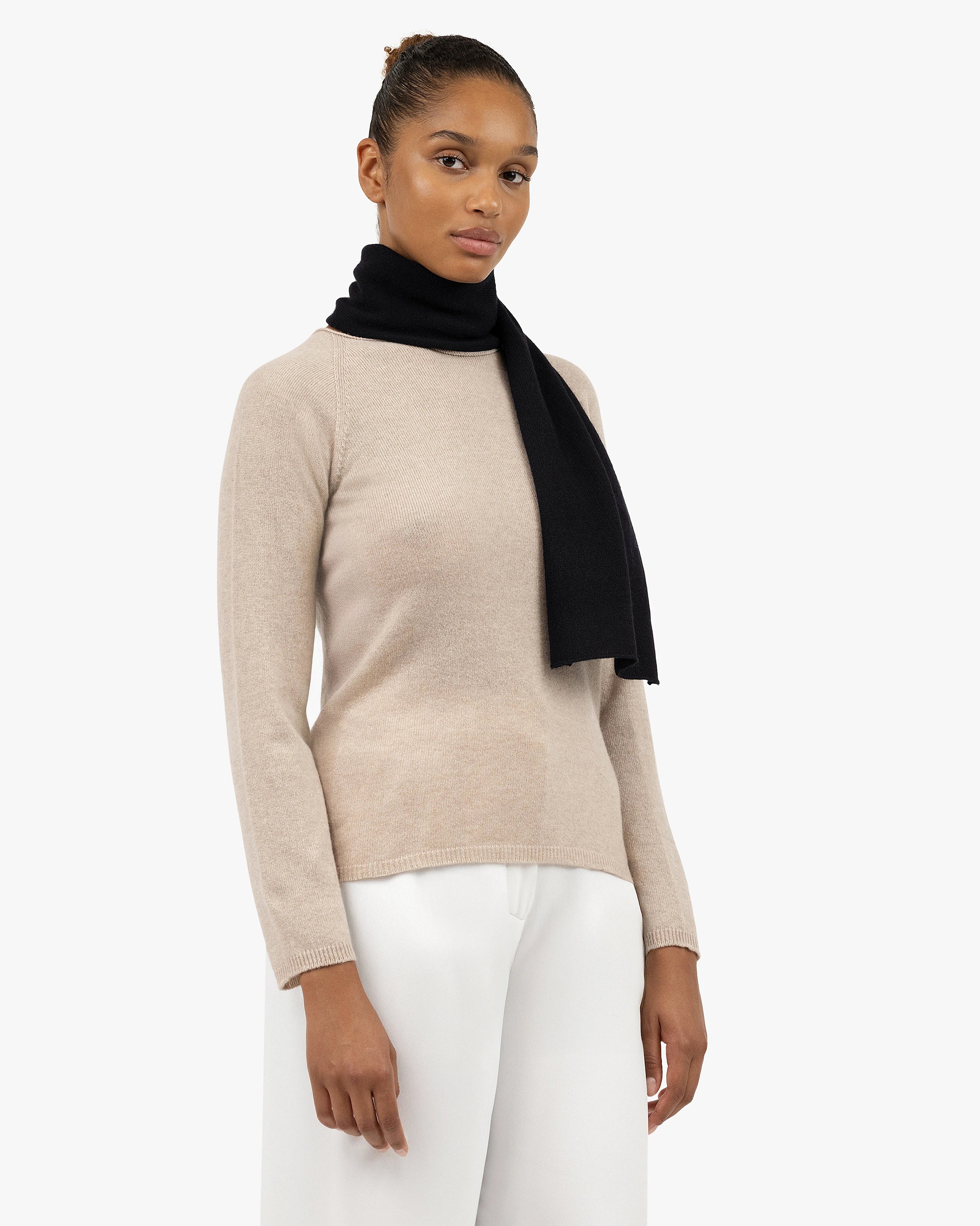 Essential Cashmere Scarf for Women - Black