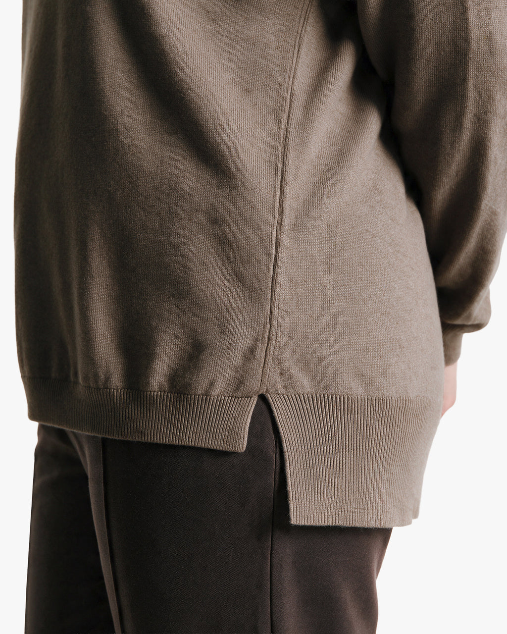 Women's Curvy Sweater · Taupe Women > Crewneck Sweater