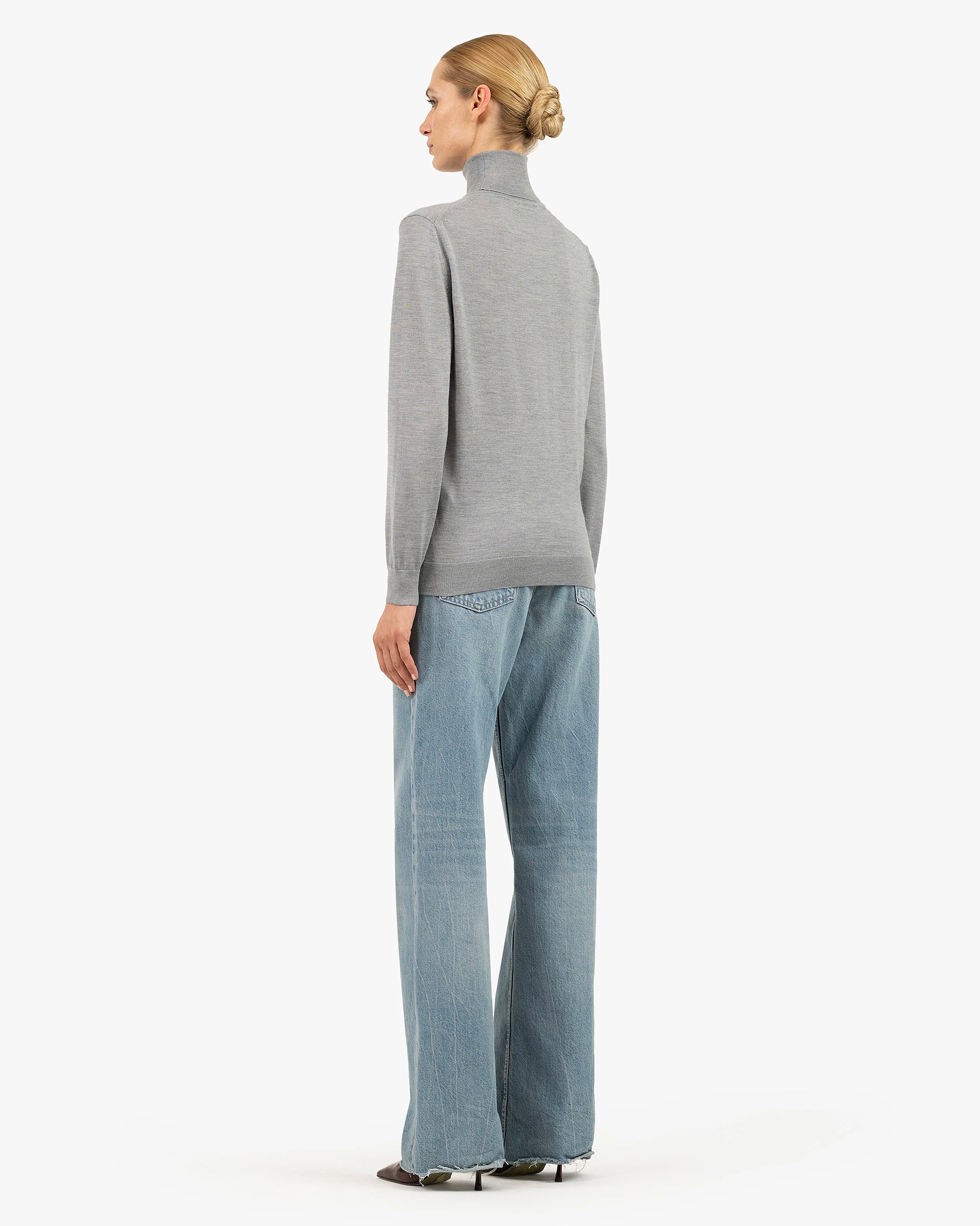 Women's Belvoir Turtleneck Sweater - Grey Cashmere / Seta