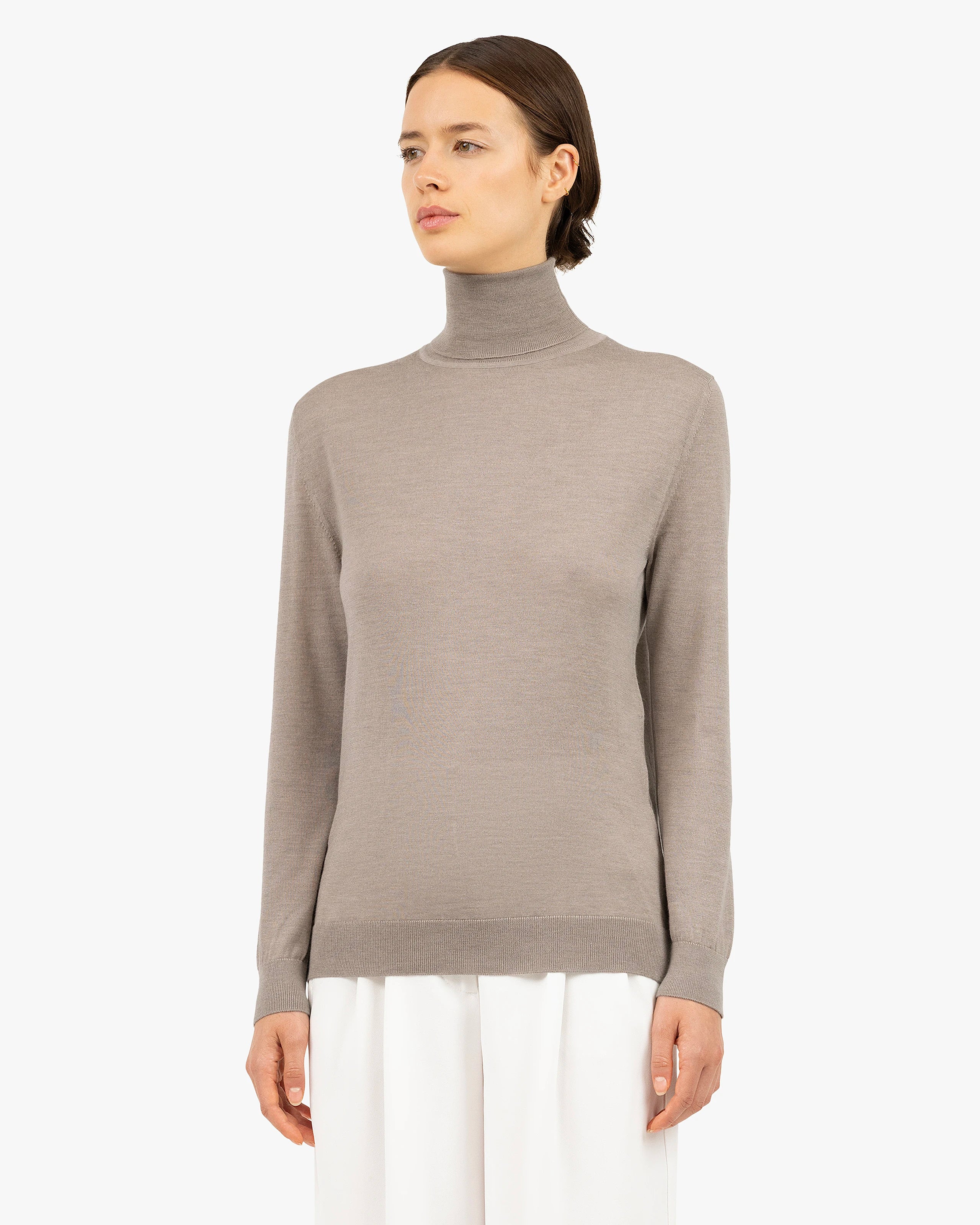 Women's Belvoir Turtleneck Sweater - Beige Cashmere / Seta
