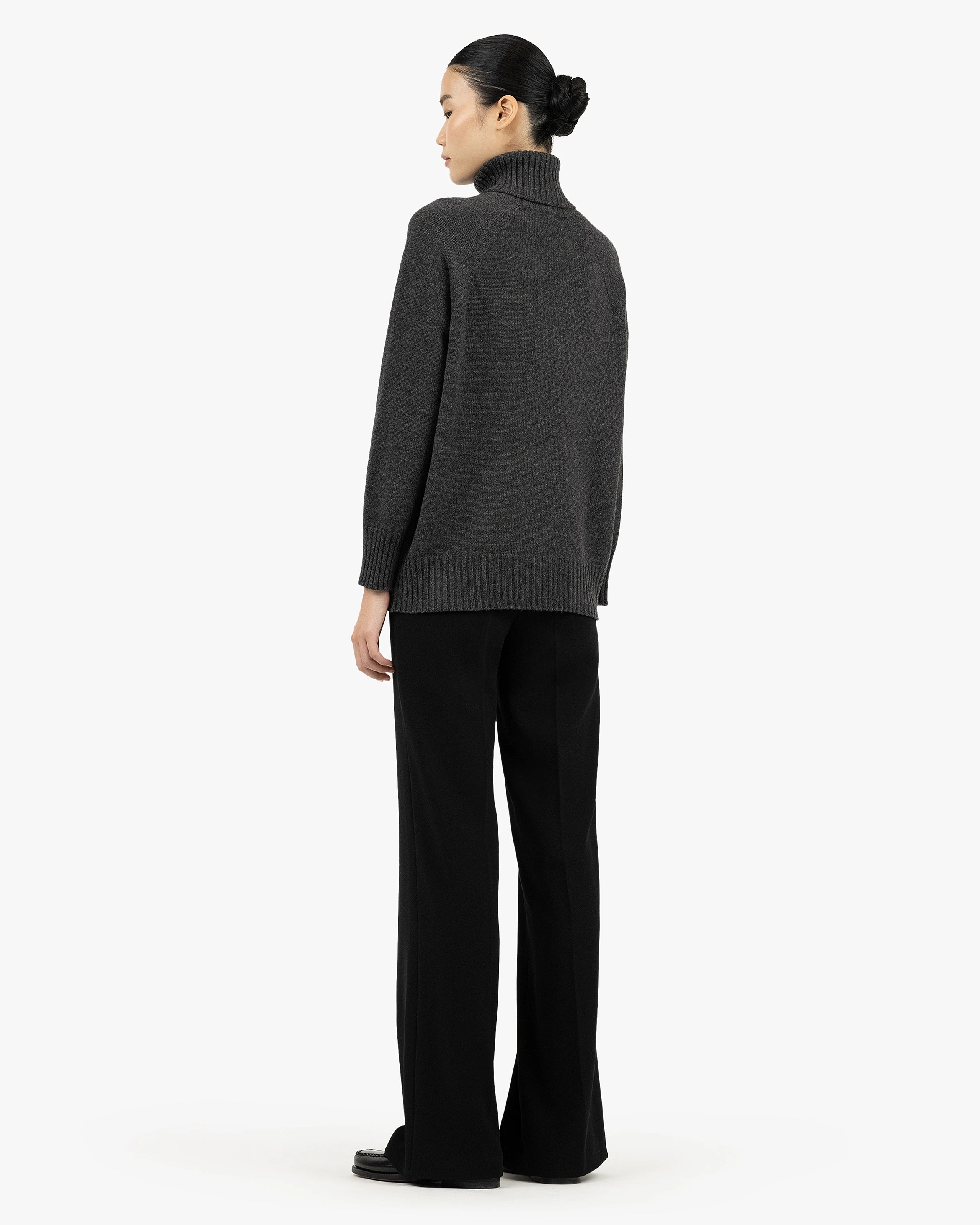 Women's Cortona Turtleneck Sweater - Charcoal Cashmere