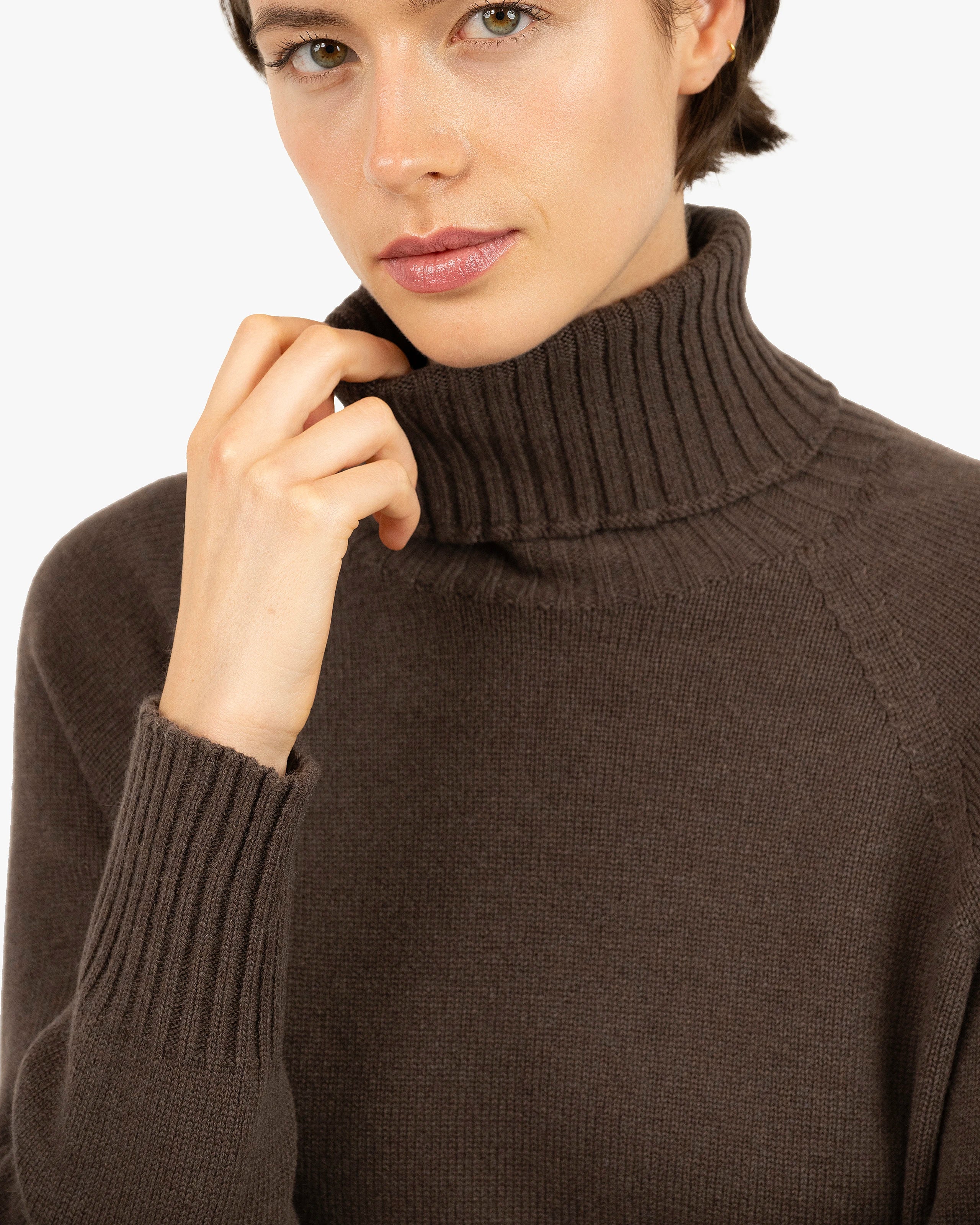 Women's Cortona Turtleneck Sweater - Brown Cashmere