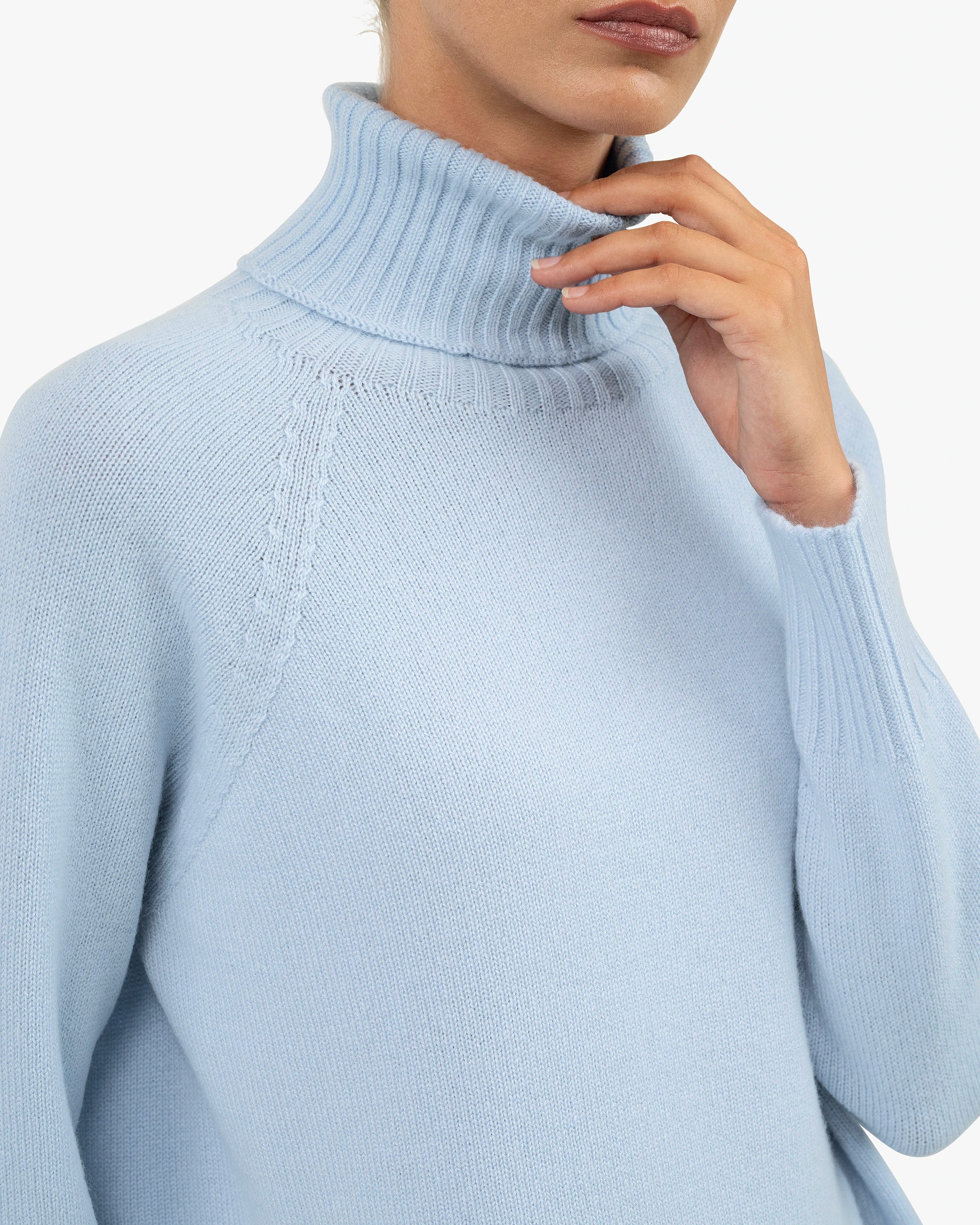 Women's Cortona Turtleneck Sweater - Light Blue Cashmere