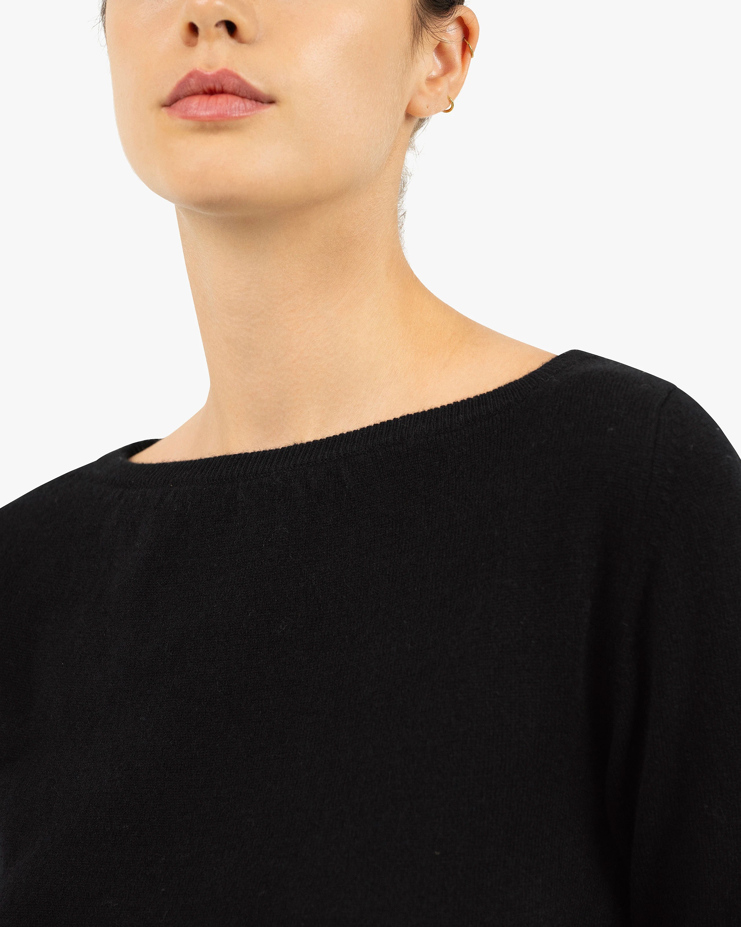 Essential Boat Neck Sweater - Black Cashmere