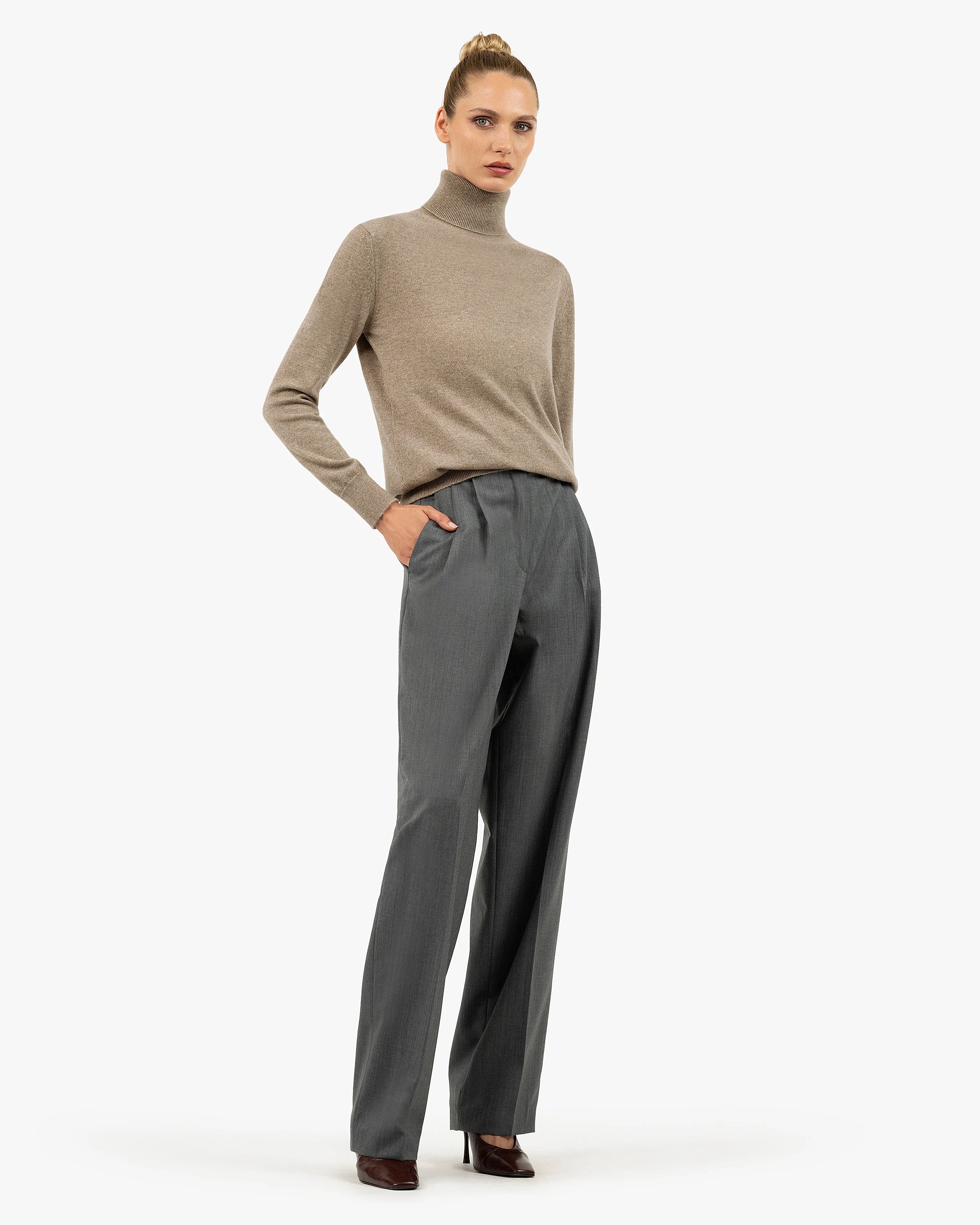 Women's Essential Turtleneck Sweater - Taupe Cashmere