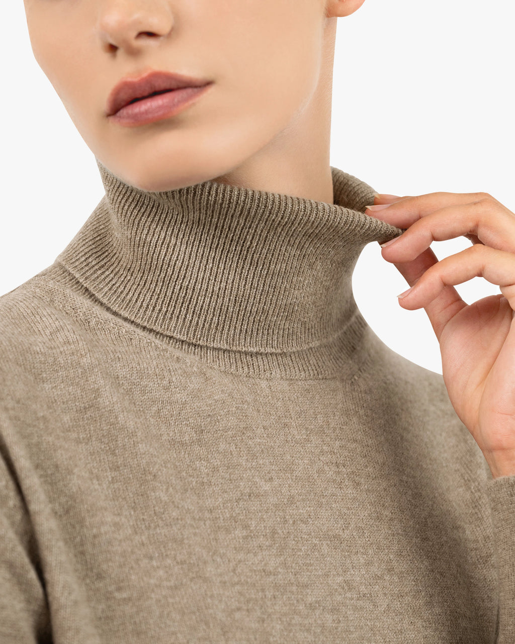 Women's Essential Turtleneck Sweater - Taupe Cashmere