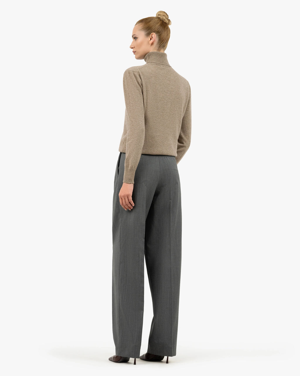 Women's Essential Turtleneck Sweater - Taupe Cashmere