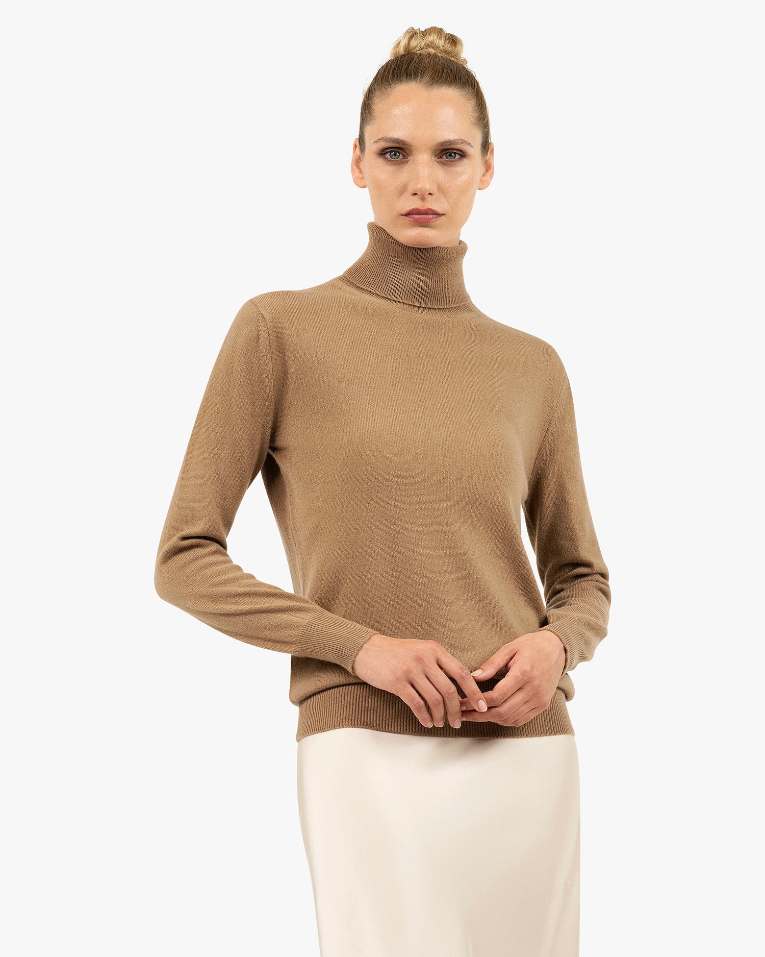 Women's Essential Cashmere Turtleneck Sweater Camel MaisonCashmere
