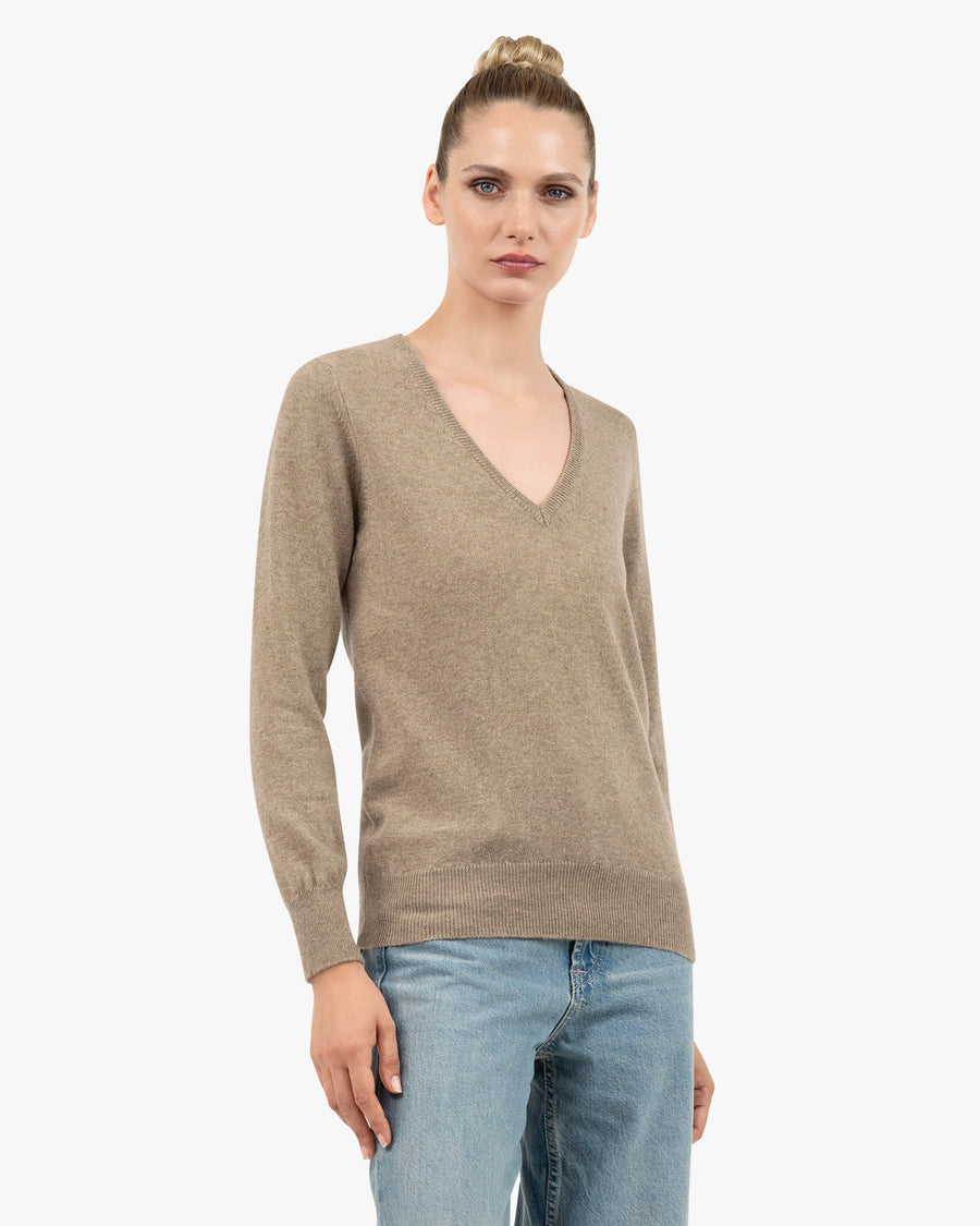 Women's Essential V-Neck Sweater - Taupe Cashmere