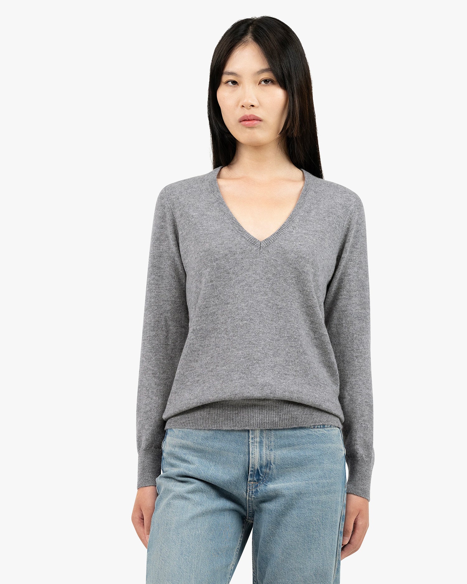 Women's Essential Cashmere V-Neck Sweater - Medium Grey Women's Essential Cashmere V-Neck Sweater - Medium Grey