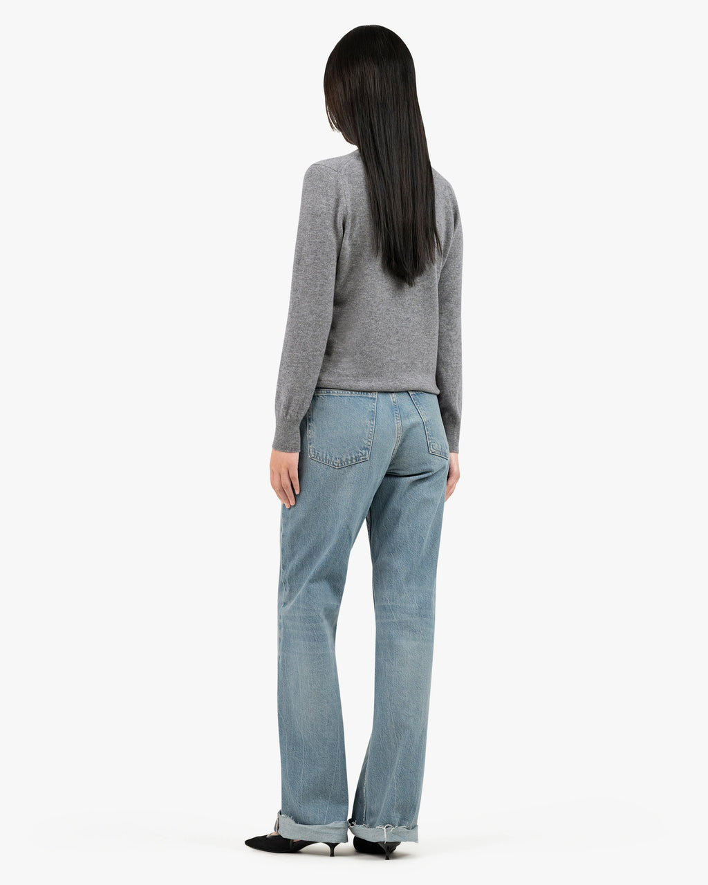 Women's Essential V-Neck Sweater - Medium Grey Cashmere