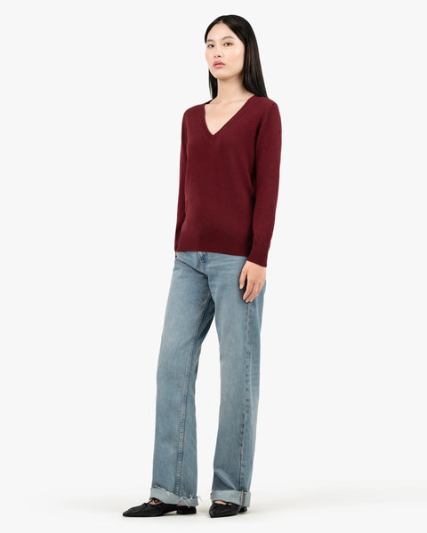 Women's Essential V-Neck Sweater - Bordeaux Cashmere