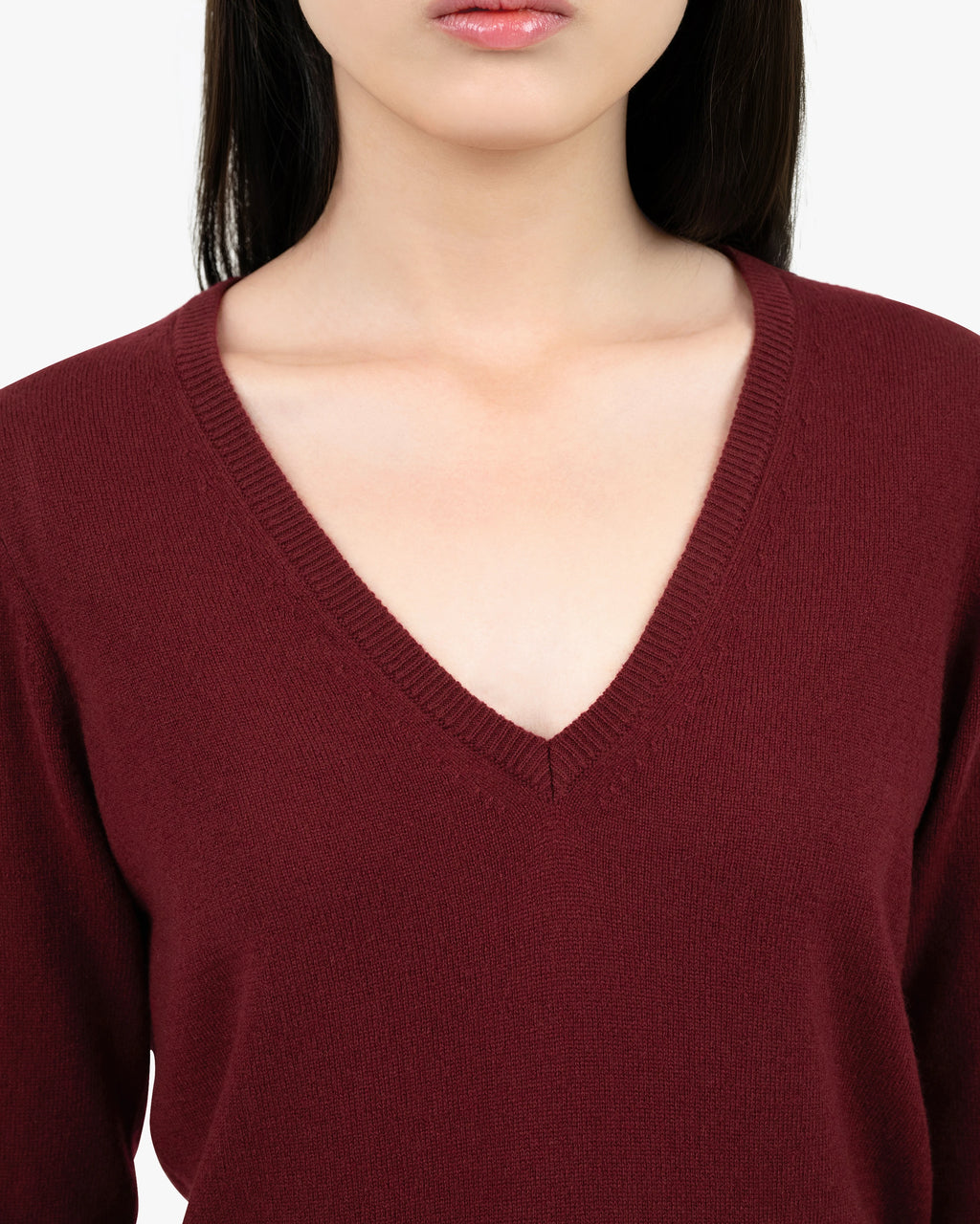 Women's Essential V-Neck Sweater - Bordeaux Cashmere