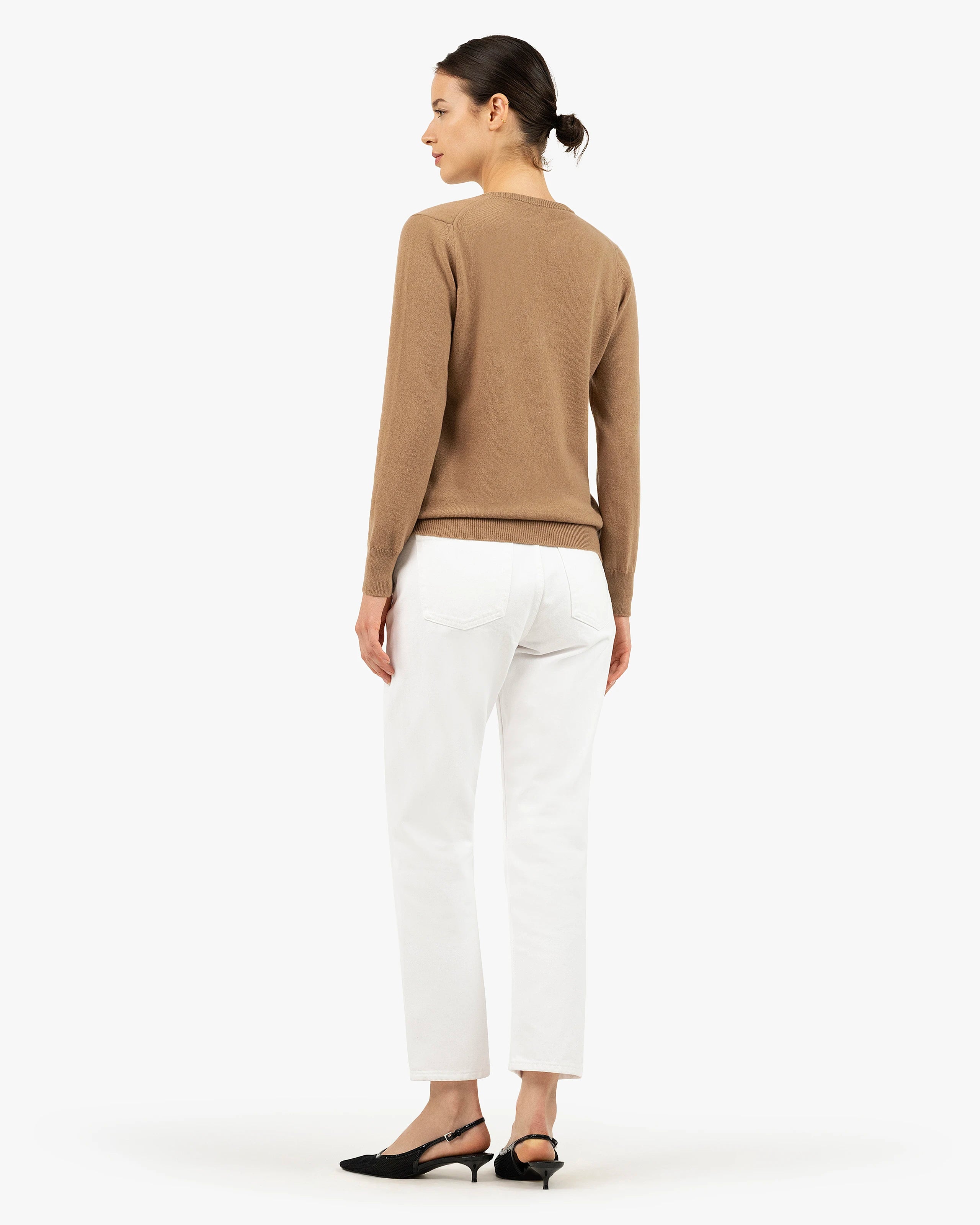 Women's Essential V-Neck Sweater - Camel Cashmere