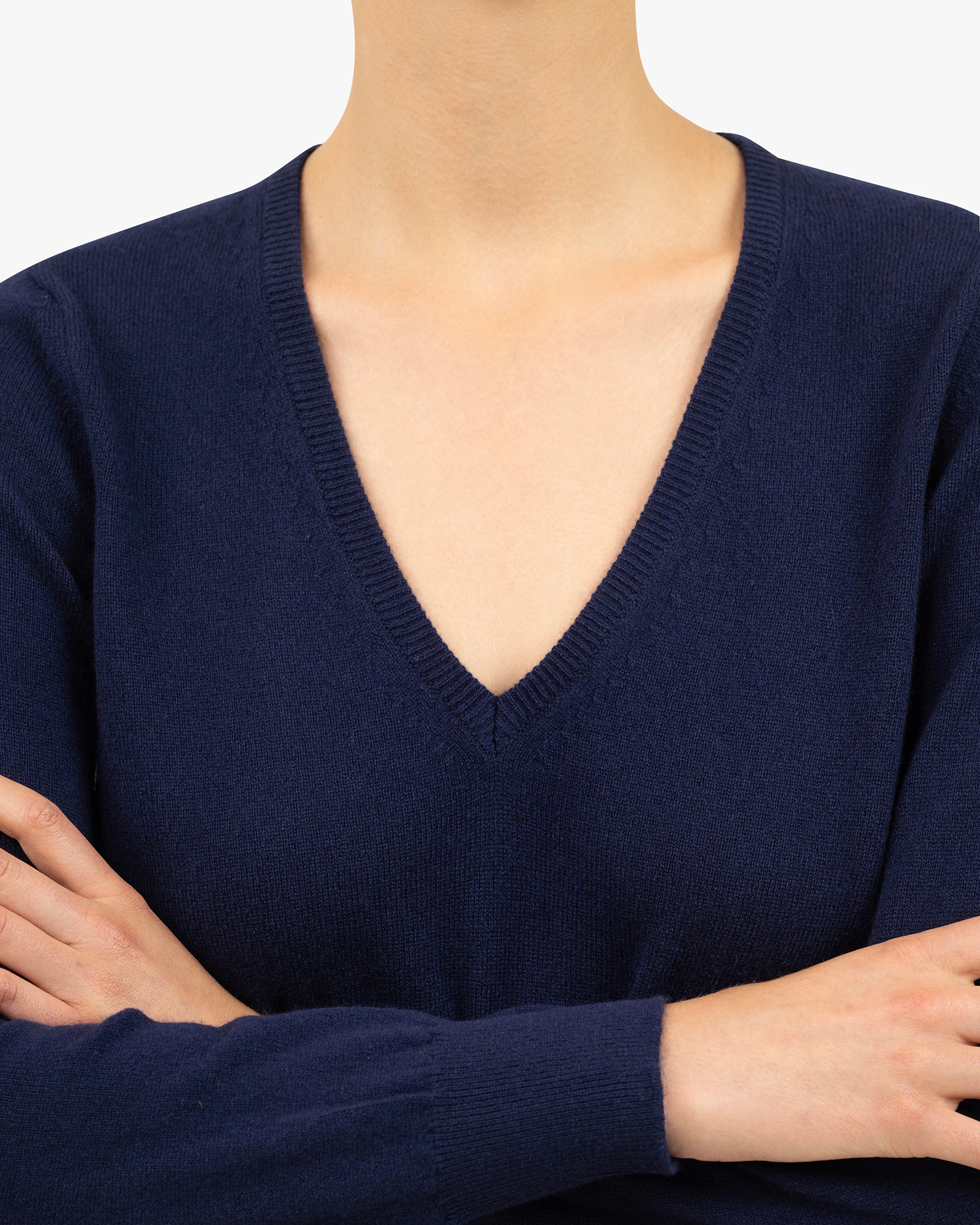 Women's Essential V-Neck Sweater - Blue Cashmere