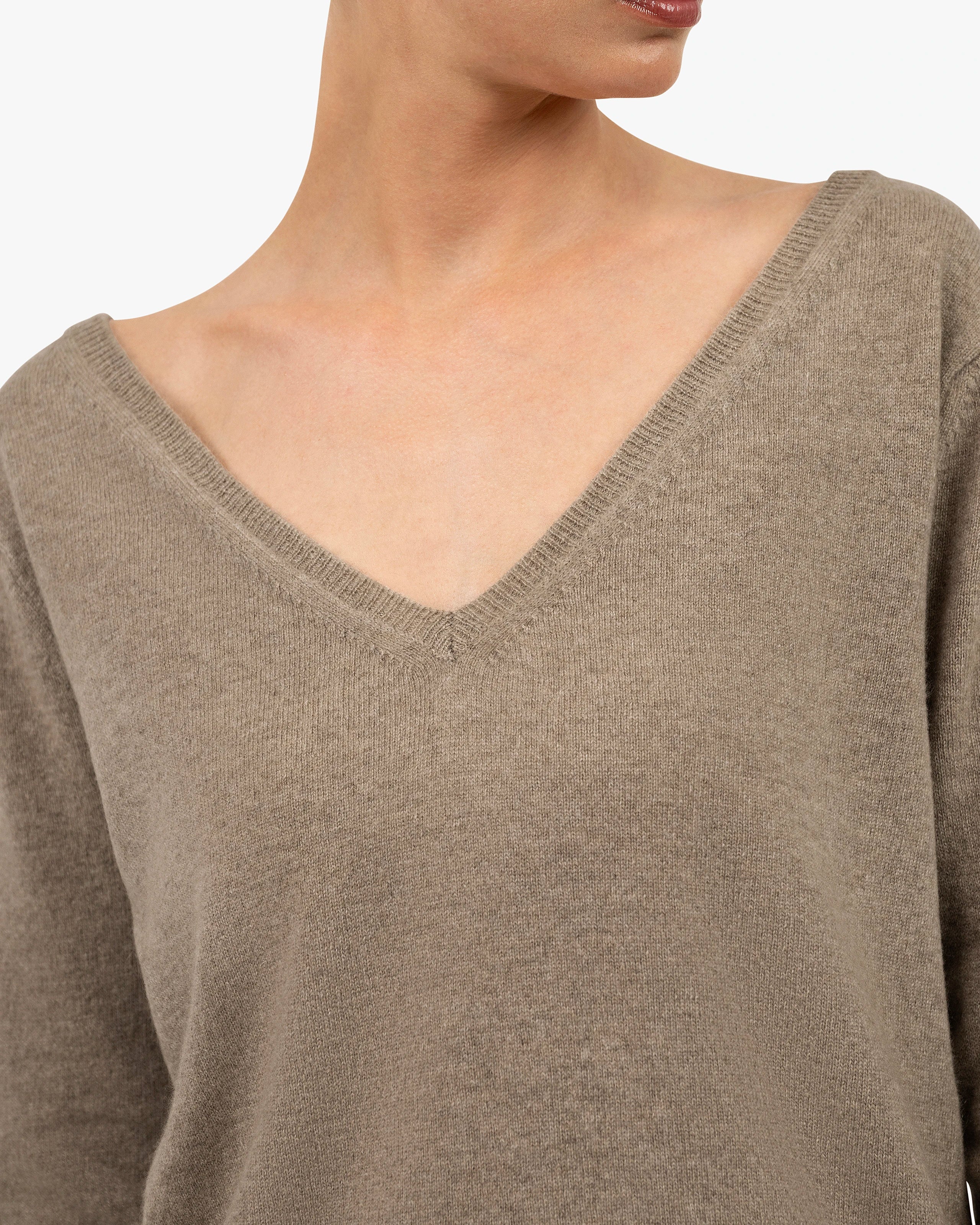 Essential Wide V-Neck Sweater - Taupe Cashmere