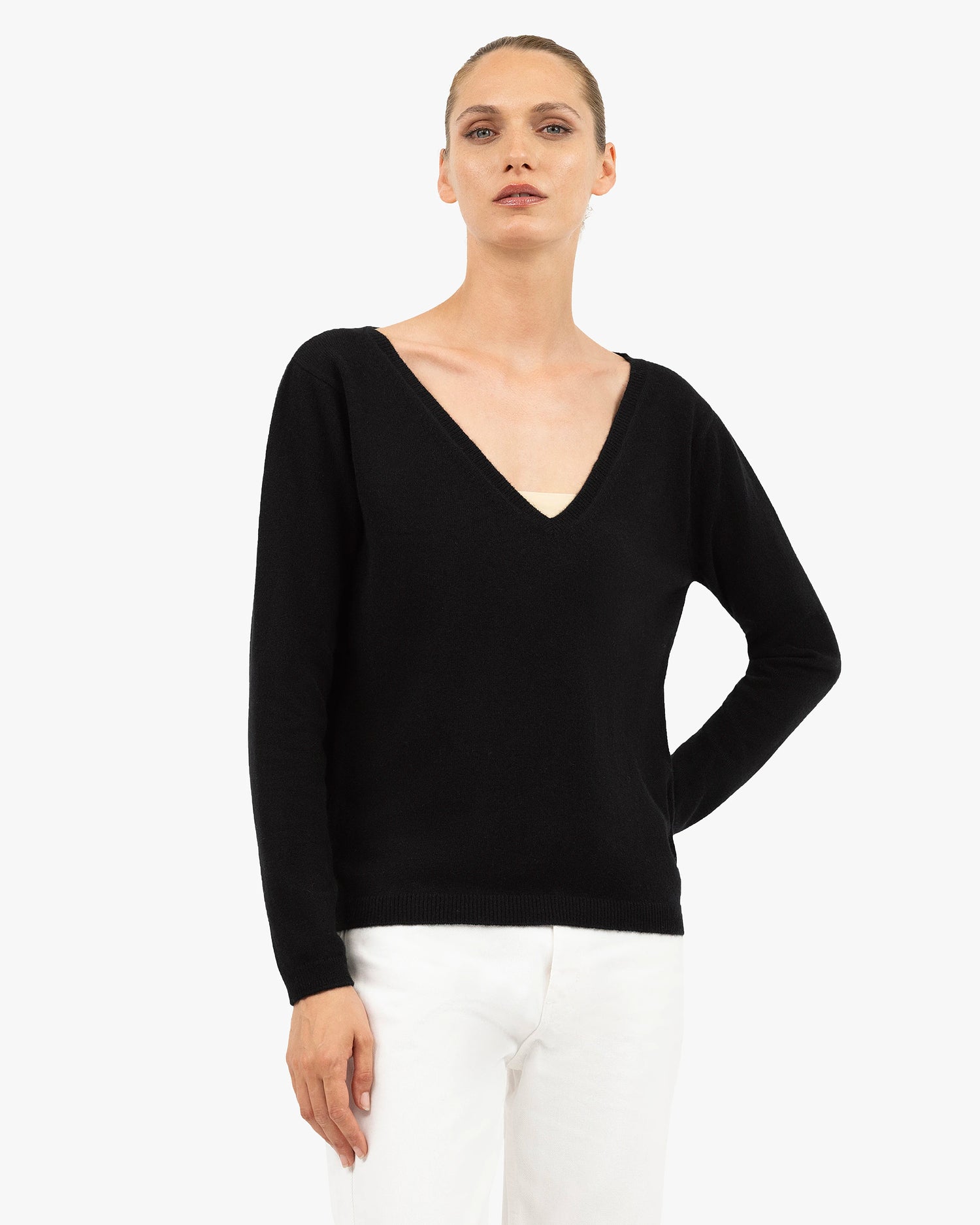 Women's Essential Cashmere Wide V-Neck Black MaisonCashmere
