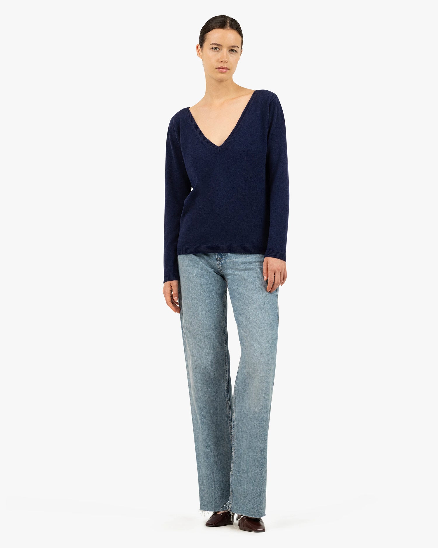 Pull Col V Large Essential Cachemire Femme Bleu MaisonCashmere