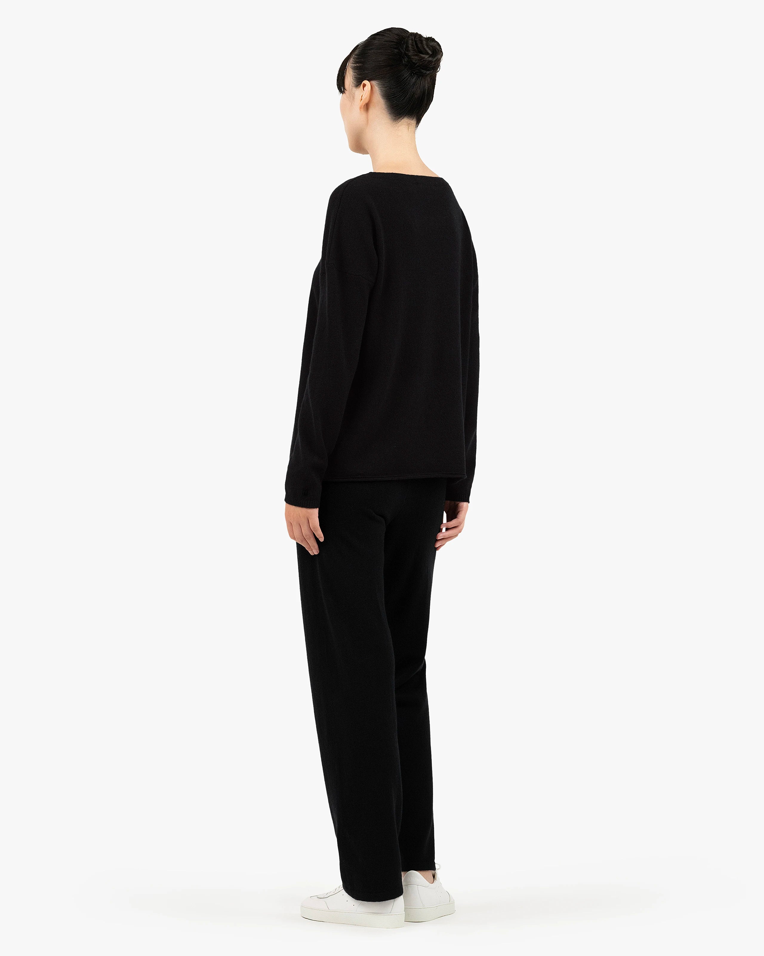 Lightness Crew Neck Sweater - Black Cashmere
