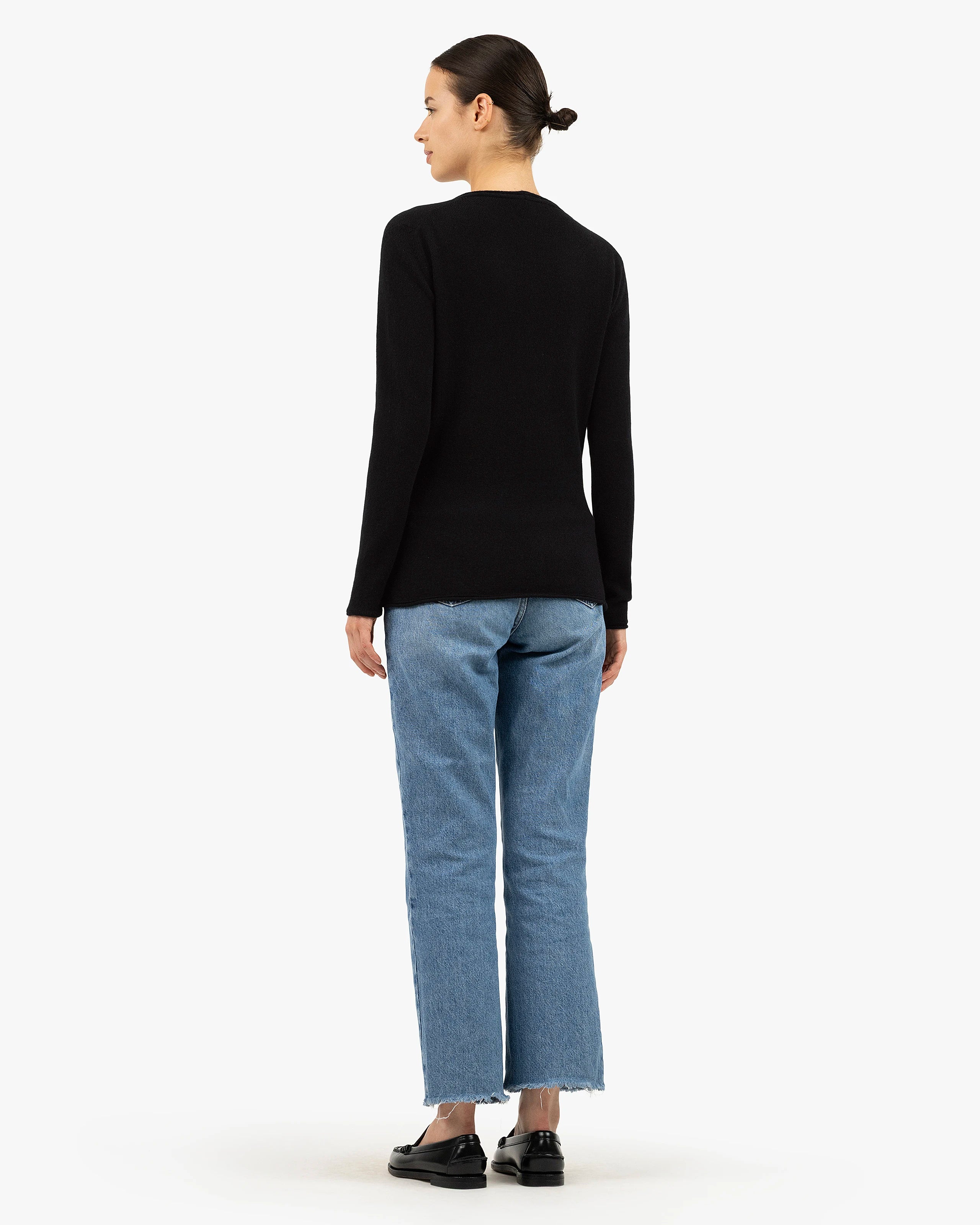 Lightness V-Neck Sweater - Black Cashmere