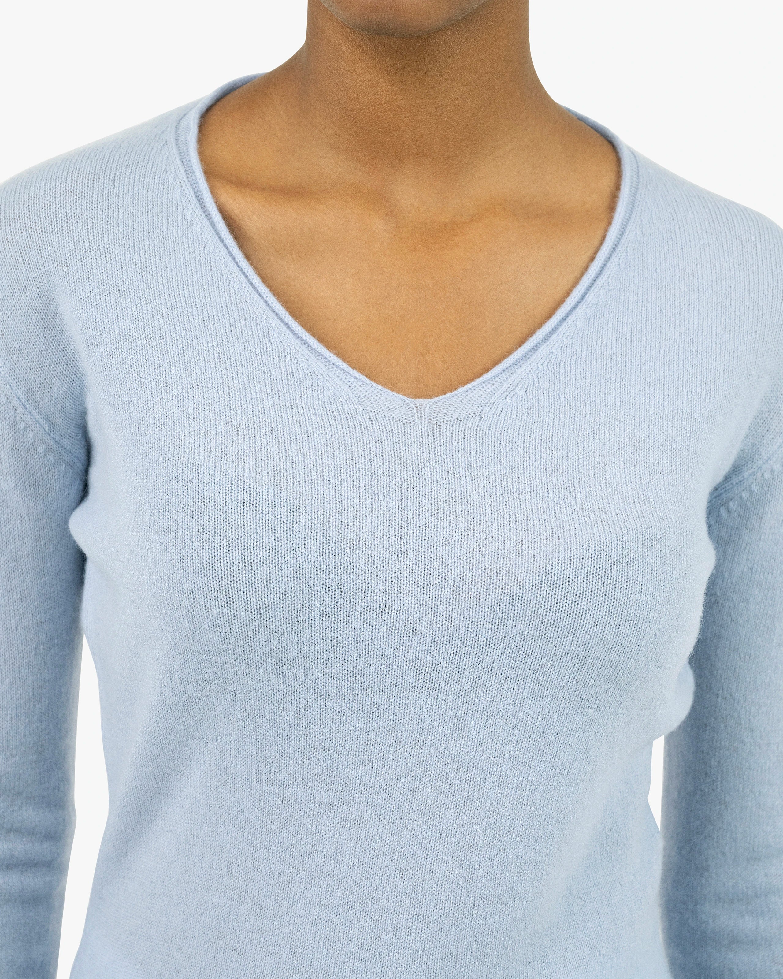Lightness V-Neck Sweater - Light Blue Cashmere
