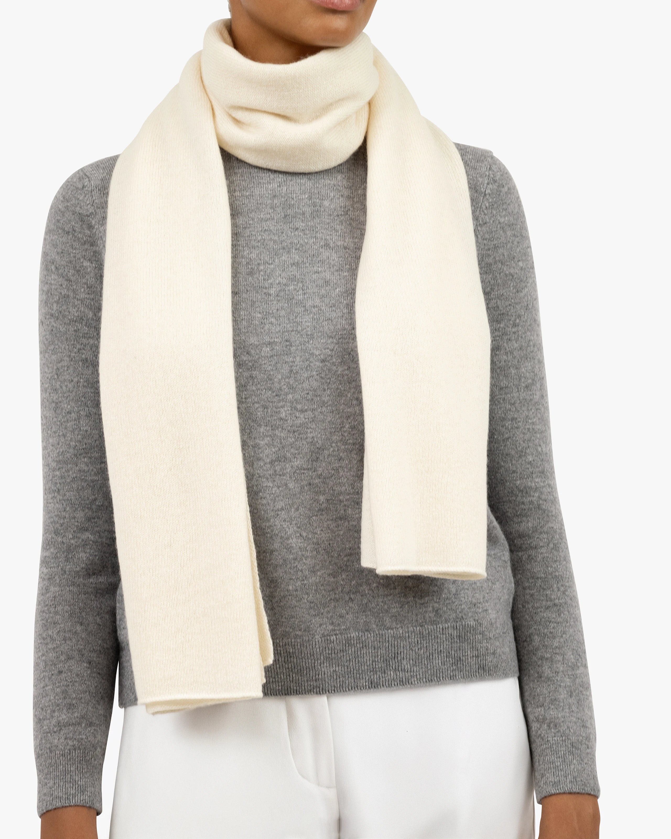 Women's Essential Maxi Scarf - White Cashmere