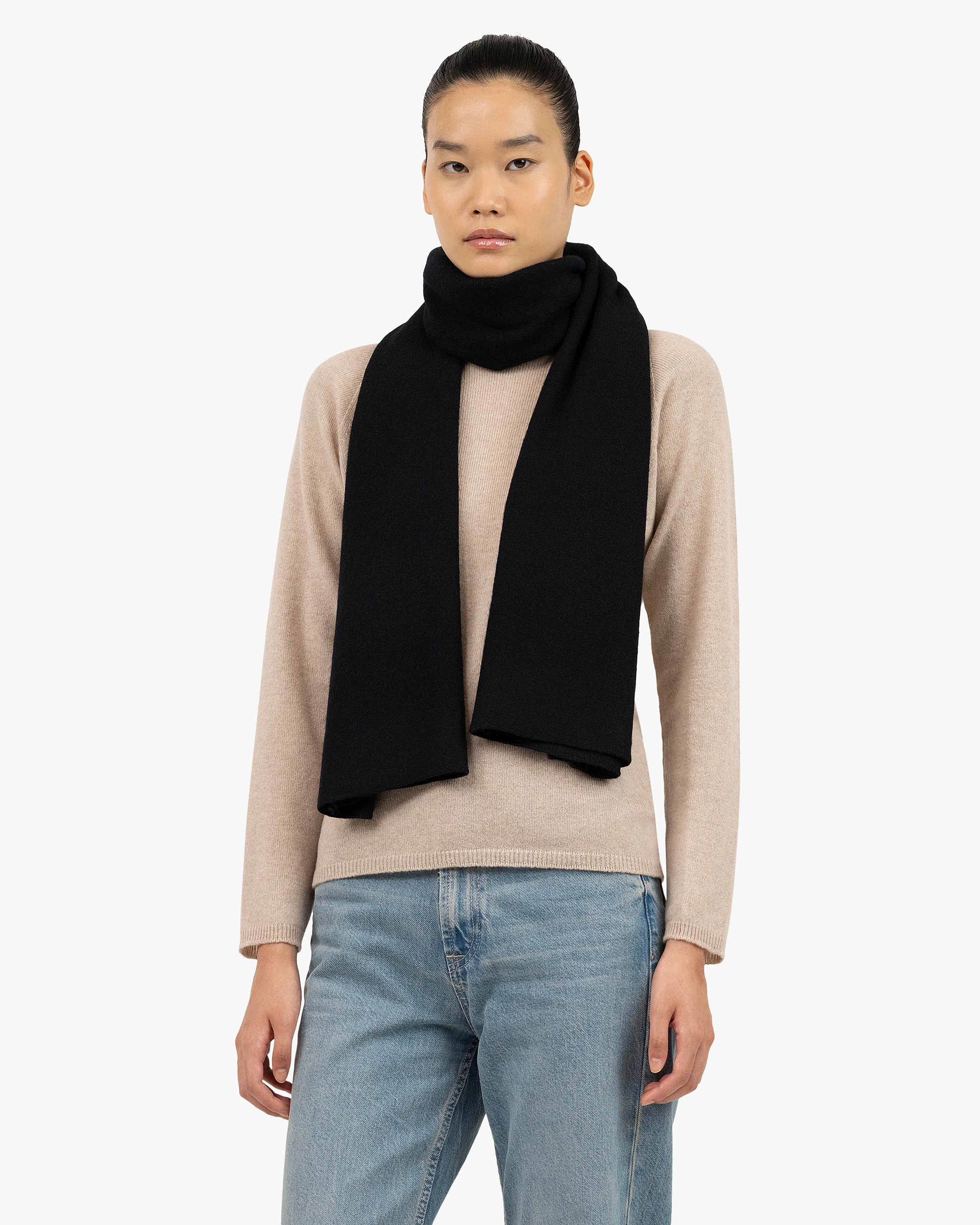 Essential Maxi Cashmere Scarf for Women - Black