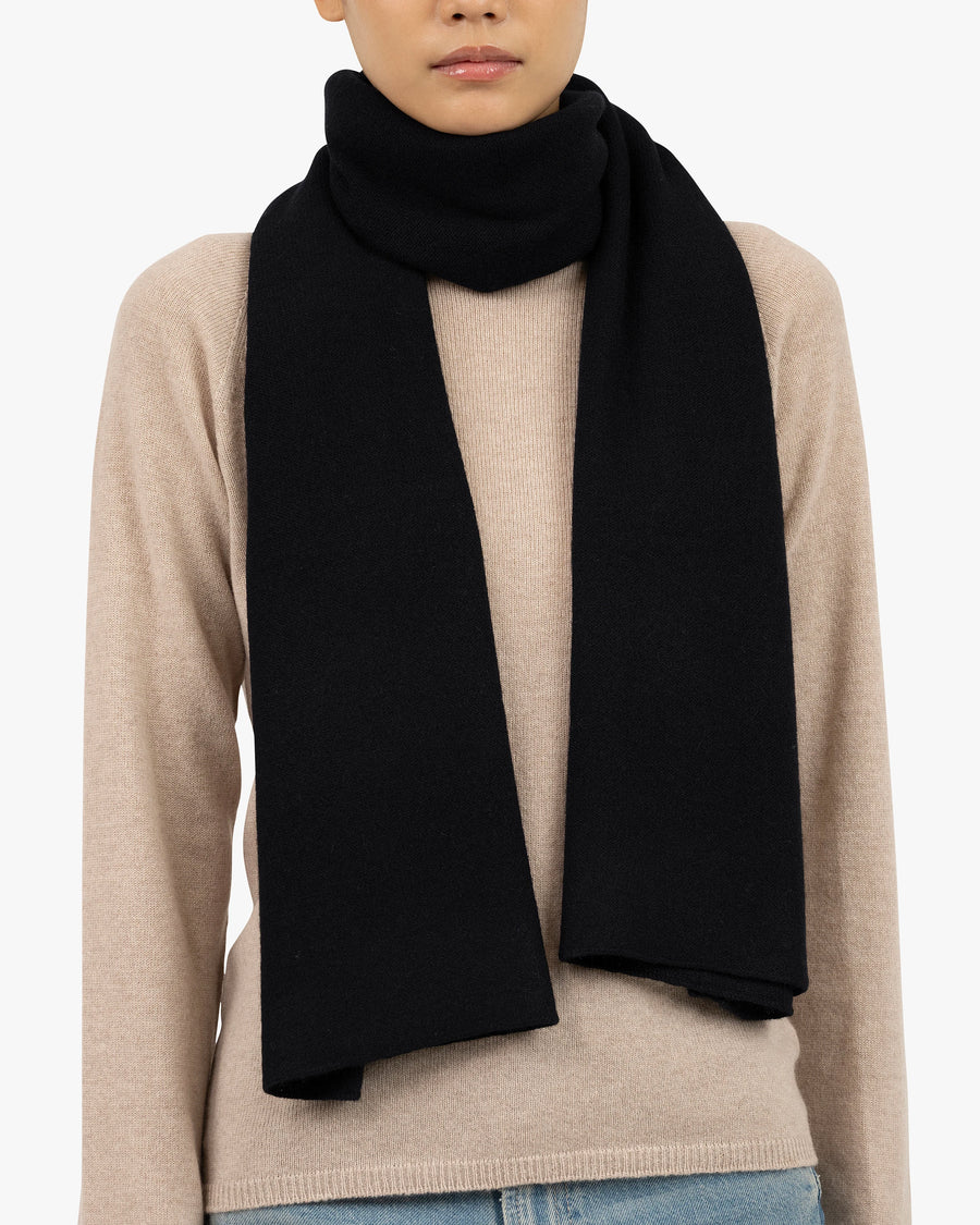 Women's Essential Maxi Scarf - Black Cashmere