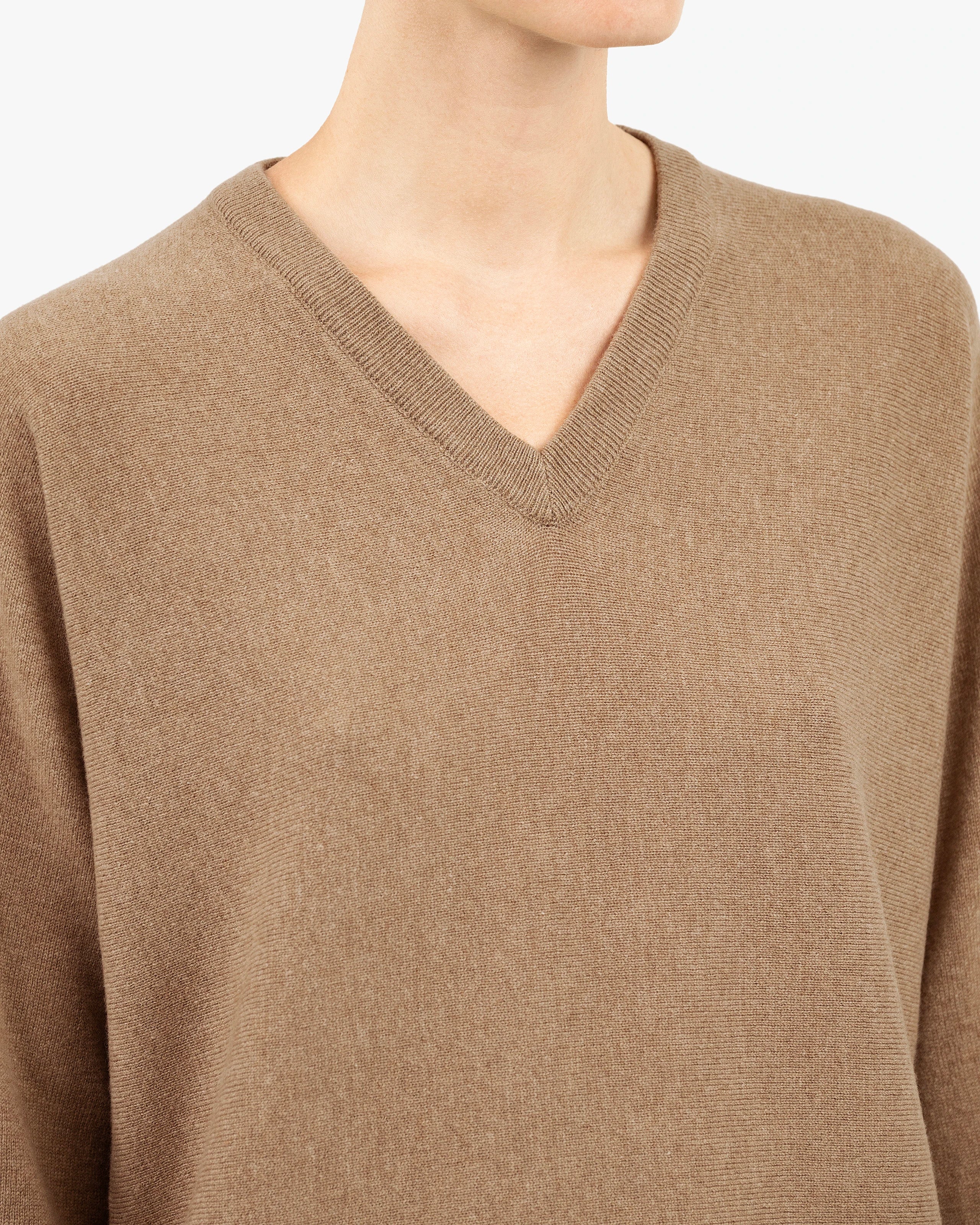 Women's Milford V-Neck Sweater - Hazelnut Merino