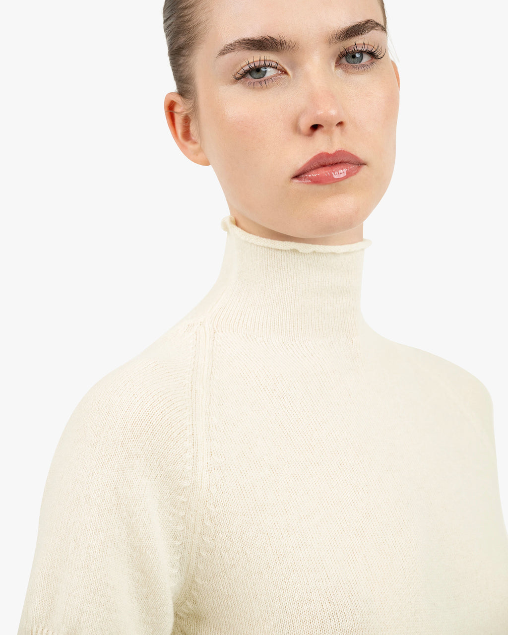 Piuma Mock Neck Tee - White Cashmere