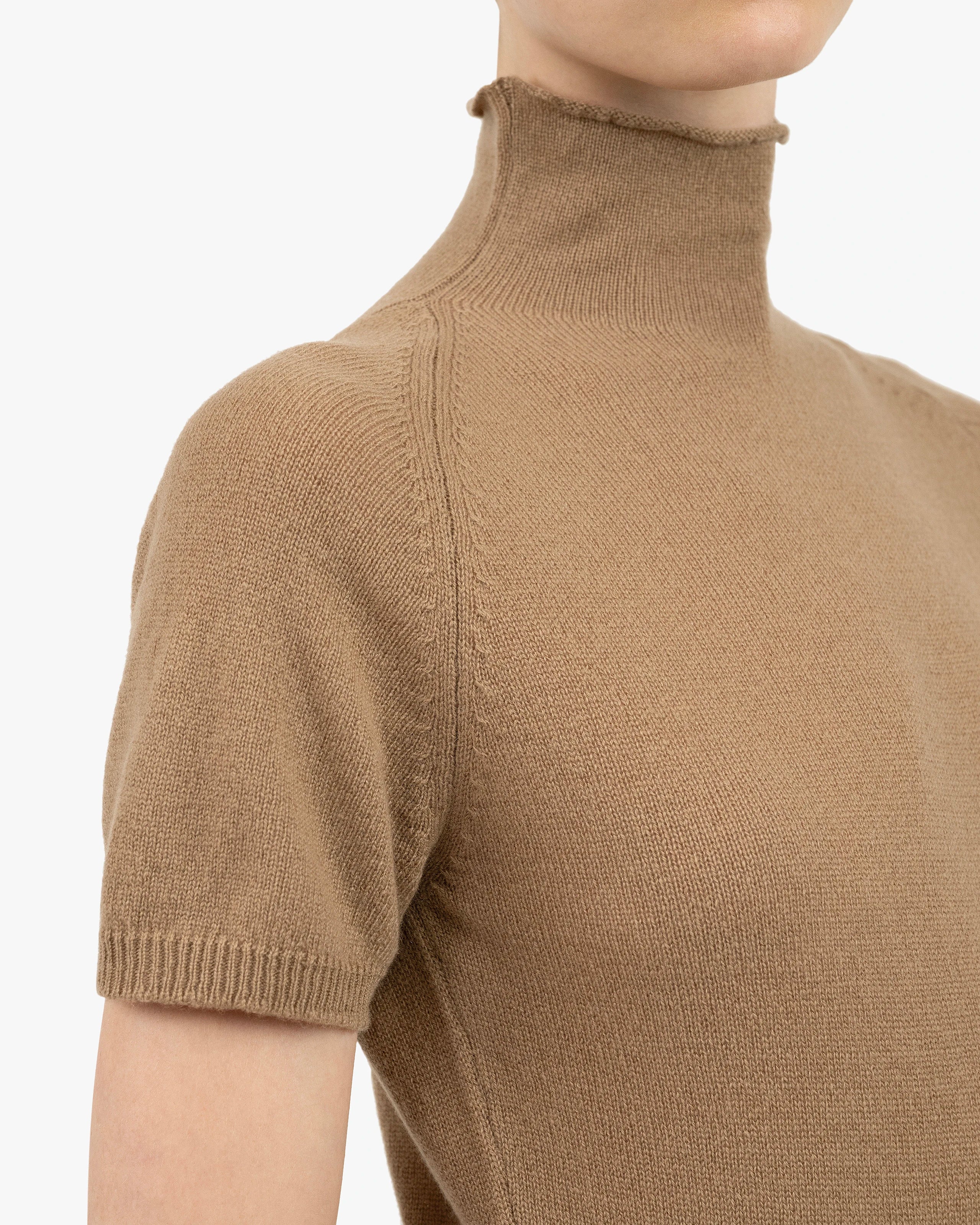 Piuma Mock Neck Tee - Camel Cashmere
