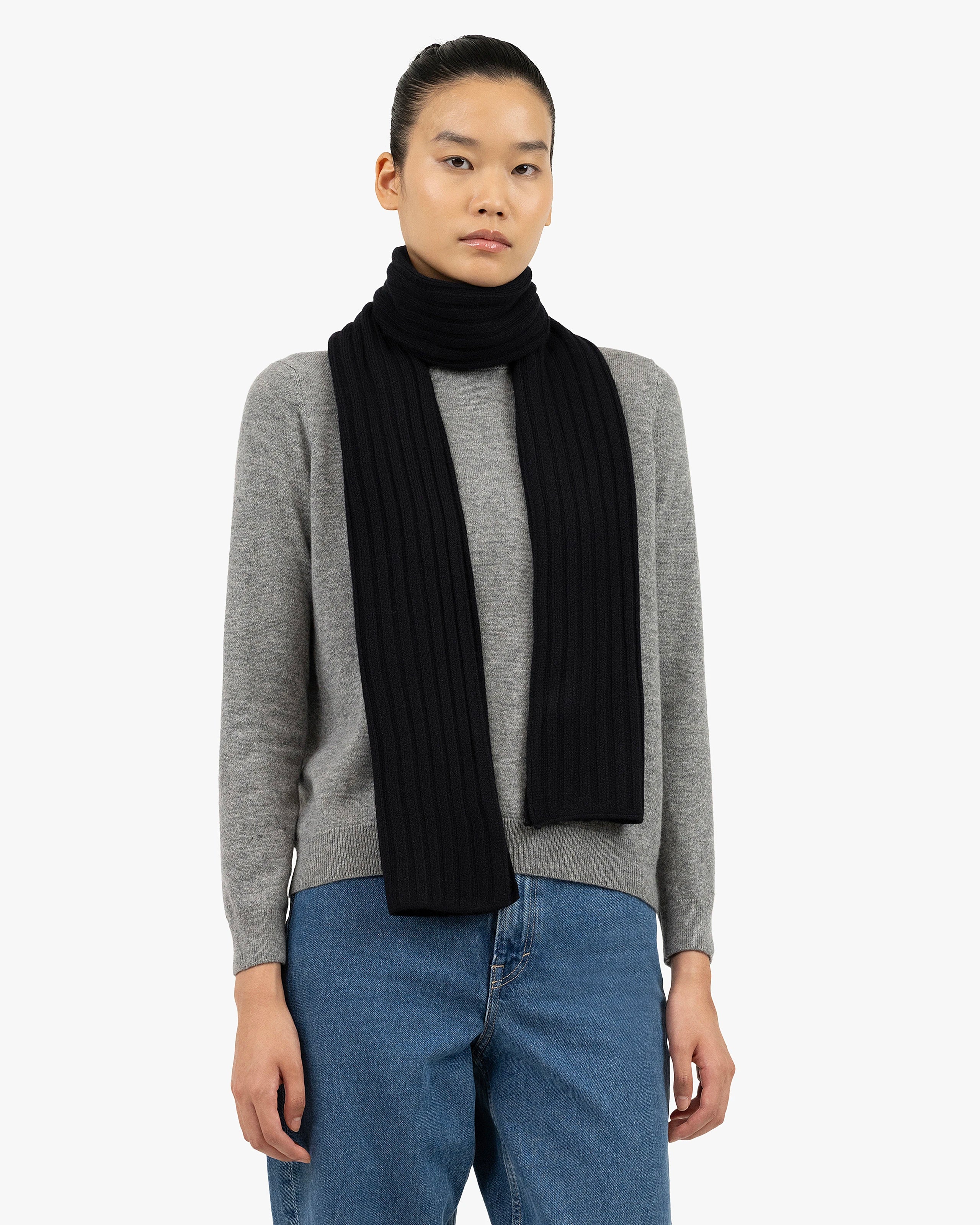 Women's Ribbed Scarf - Black Cashmere