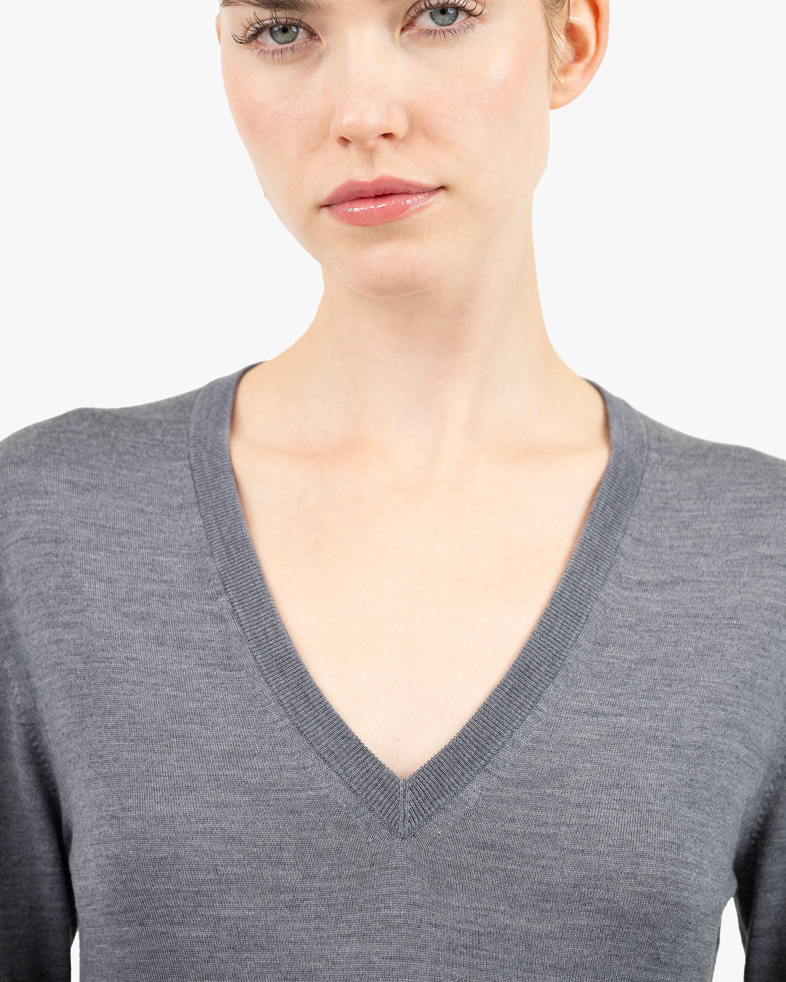 Women's Seraphine Extrafine V-Neck Sweater - Grey | MaisonCashmere