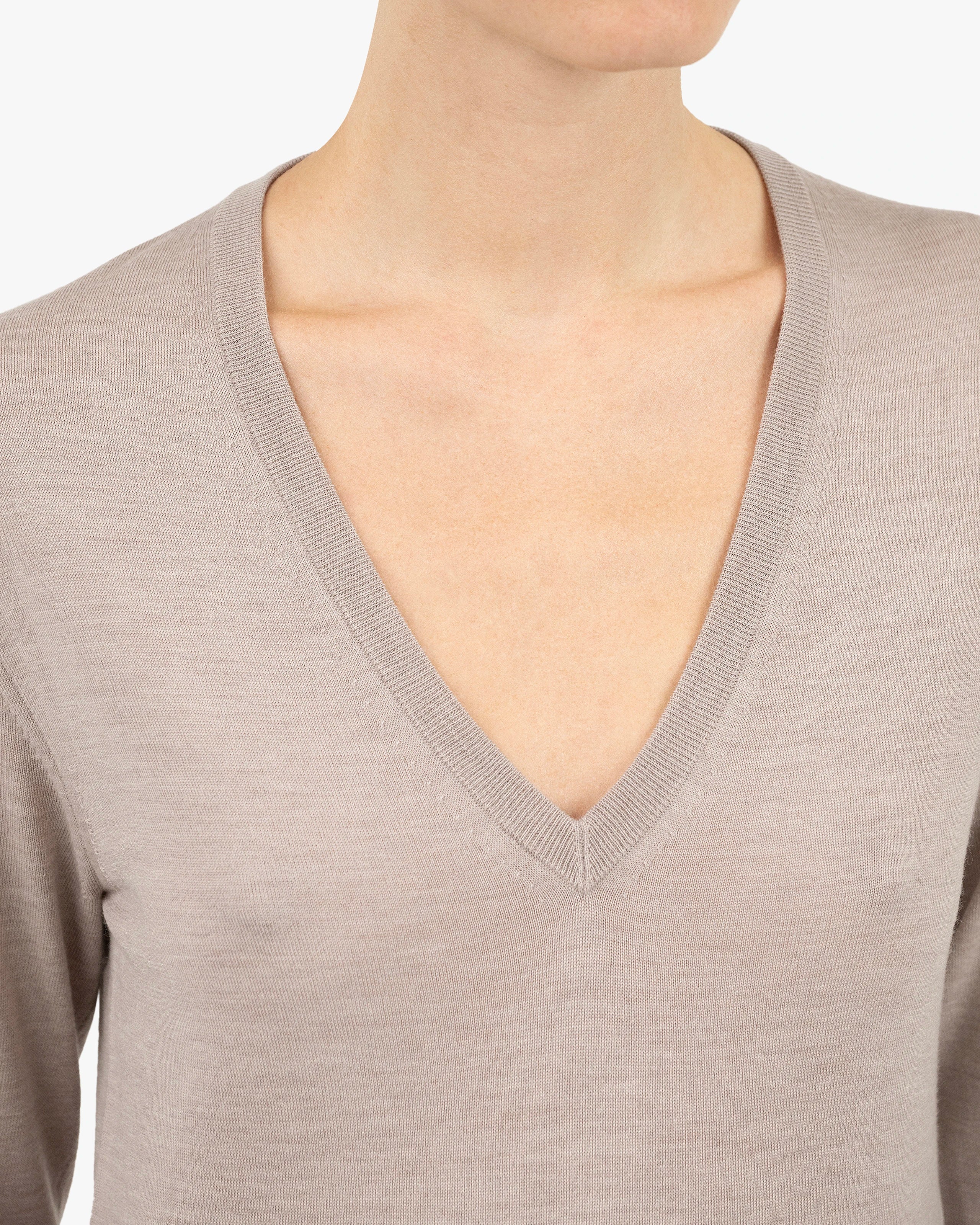 Women's Seraphine V-Neck Sweater - Beige Merino Superfine