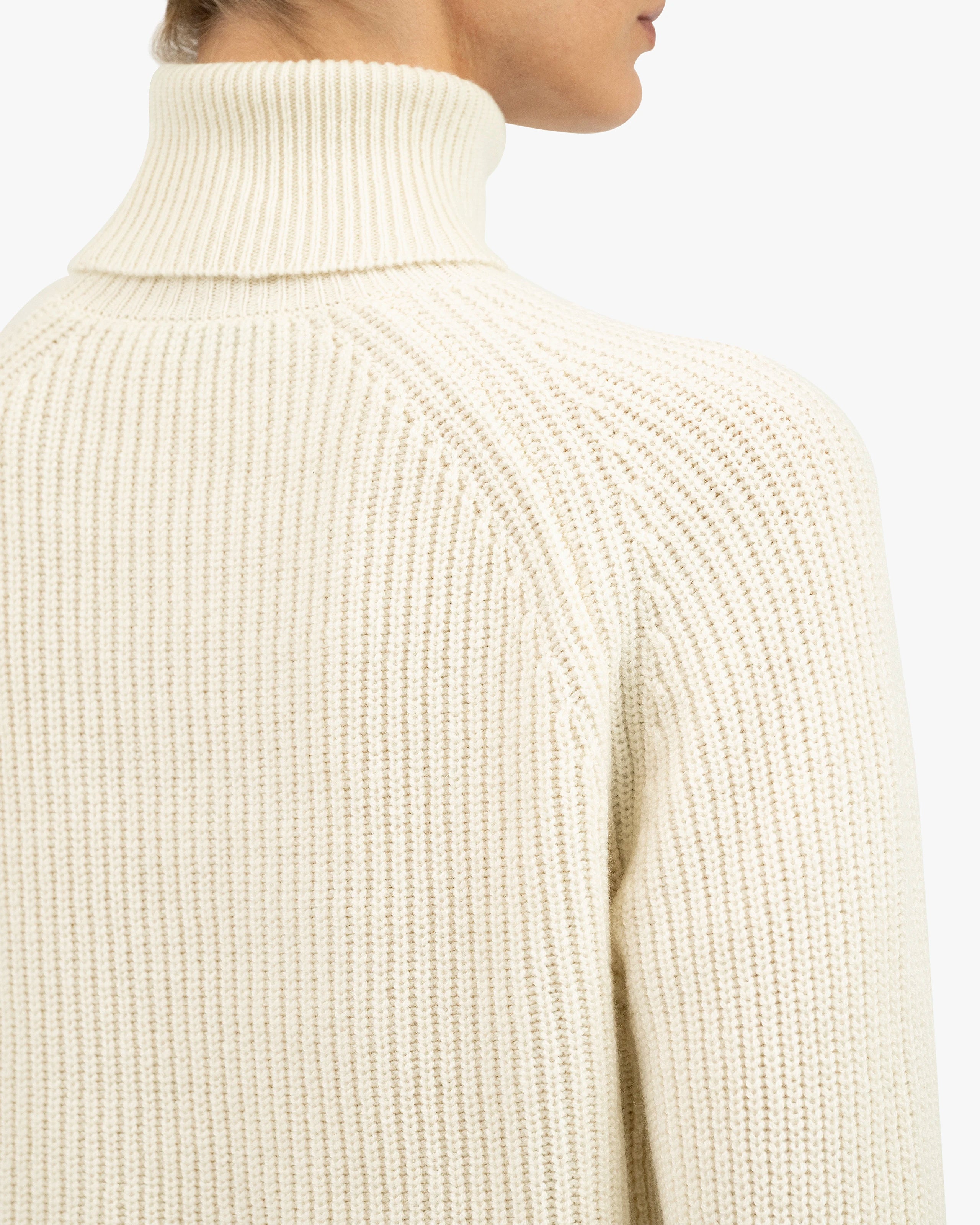 Women's Sorapis Cashmere Turtleneck Sweater - White | MaisonCashmere